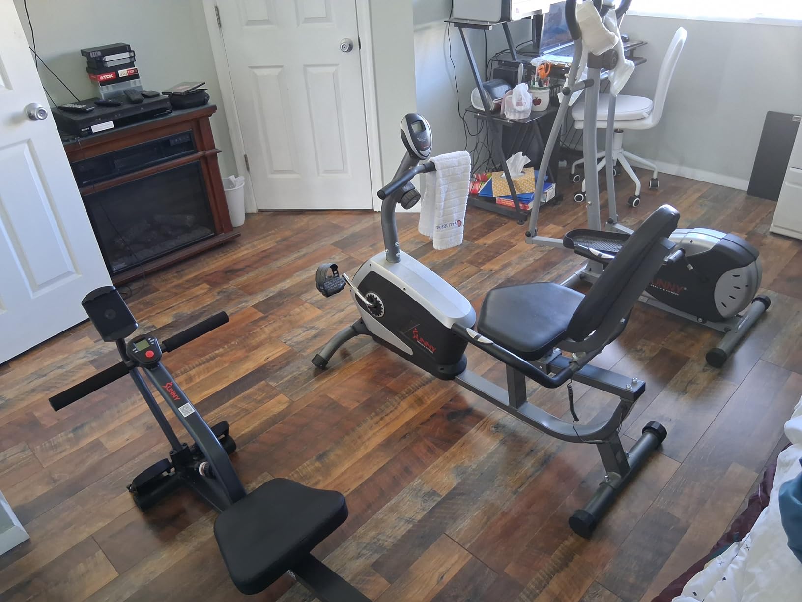 Sunny Health & Fitness Compact Adjustable Rowing Machine with 12 Levels of Resistance for Complete Body Workouts customer photo 2
