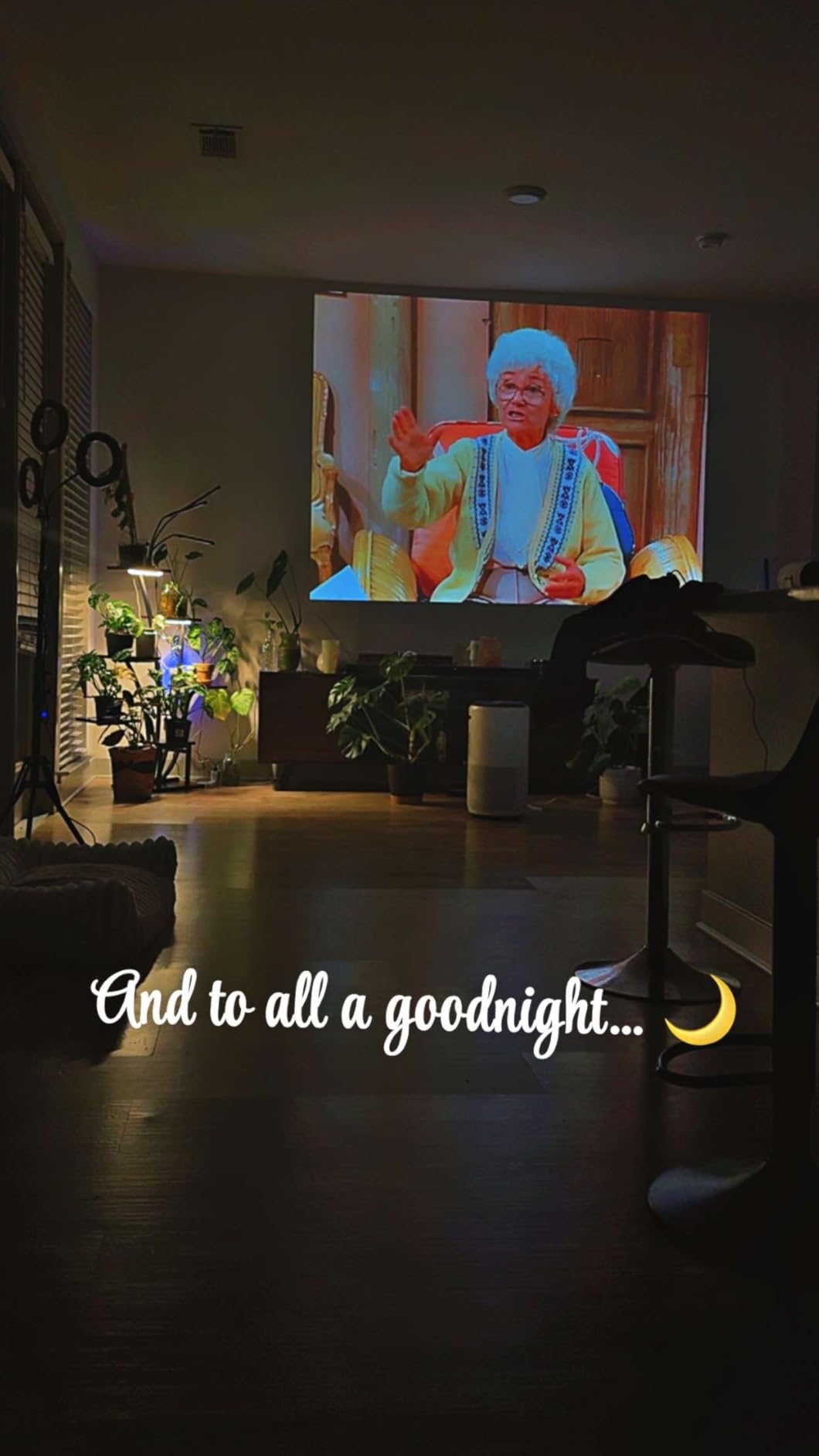 Samsung The Freestyle 2nd Gen with Gaming Hub Smart Portable Projector, FHD, HDR, Big Screen Home Theater Experience, 360 Sound, SP-LFF3CLAXXZA, 2023 Model customer photo 2