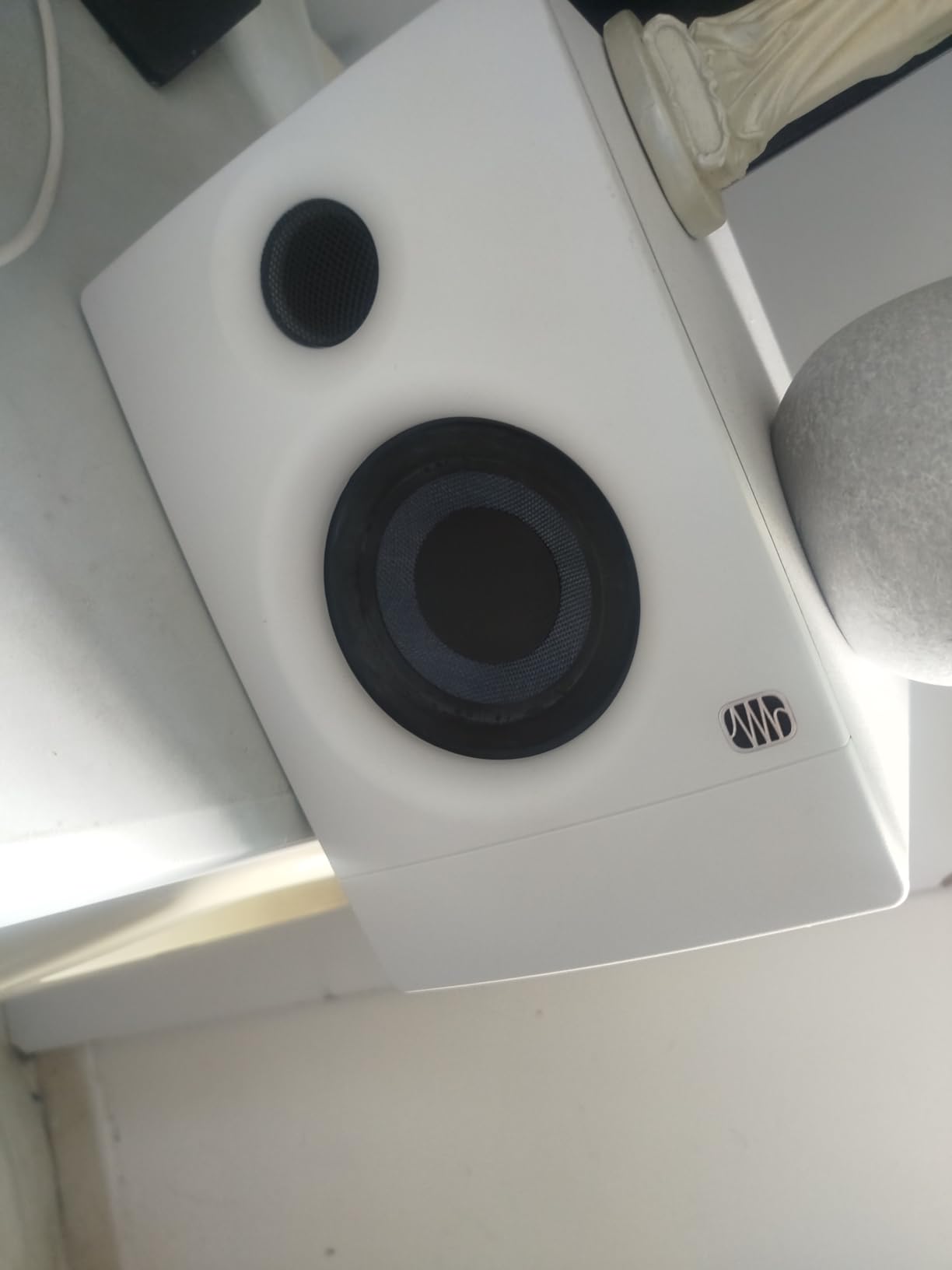 PreSonus Eris 3.5 Studio Monitors, Pair - Powered, Active Monitor Speakers for Near Field Music Production, Desktop Computer, Hi-Fi Audio customer photo 2