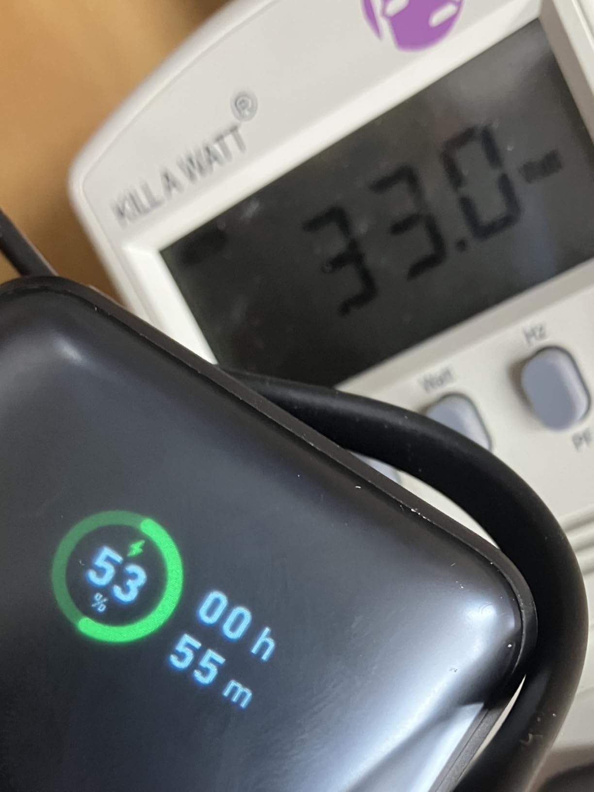 Anker Nano Power Bank, 10,000mAh Portable Charger with Built-in USB-C Cable, 30W Recharging, 30W Max Output with USB-C&A, for iPhone 17/16/15 Series, MacBook, Galaxy, AirPods, and More customer photo 2