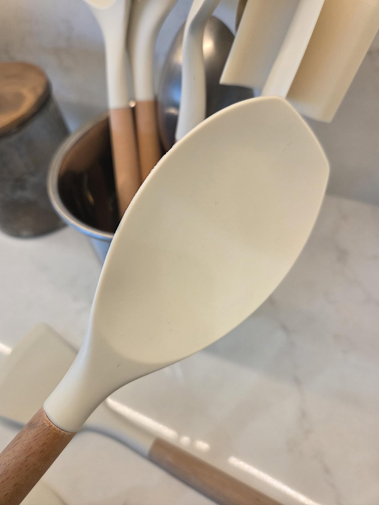 CAROTE Silicone Cooking Utensils Set, Kitchen Utensils Set 10 Pcs for cooking, BPA Free Spatula Set with Heat Resistant Wood Handles for Nonstick Cookware (Cream White) customer photo 1