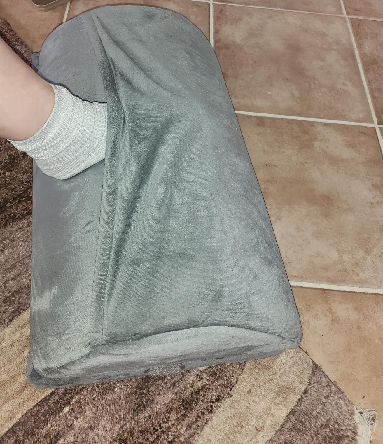 KAYFIA Foot Rest for Under Desk at Work XXL(20in) with 3 Adjustable Heights，Foot Stool with Supportive Gel Foam, Warmer Feet Pocket Footrest for Office Gaming Chair, for Leg Support -Black customer photo 1