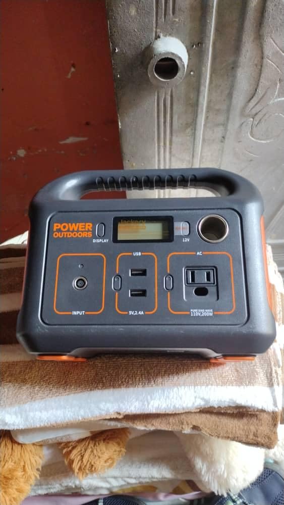Jackery Portable Power Station Explorer 290, 290Wh Backup Lithium Battery, 110V/200W Pure Sine Wave AC Outlet, Solar Generator (Solar Panel Not Included) for Outdoors Camping Travel (Renewed) customer photo 1