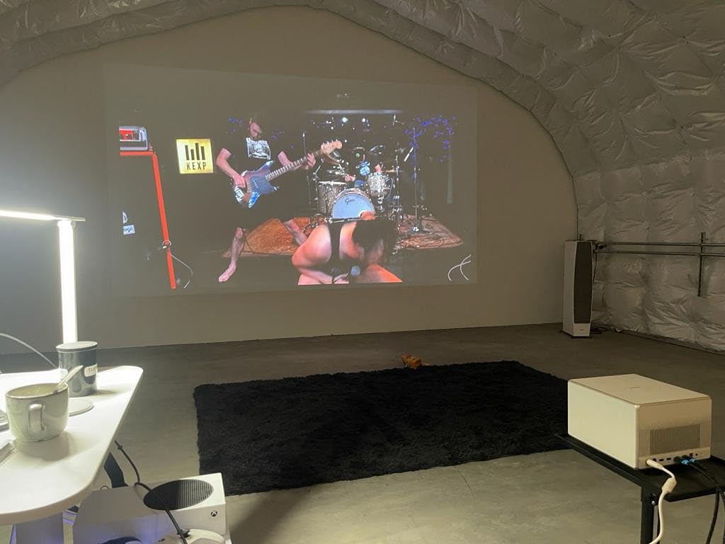 XGIMI HORIZON Ultra 4K Projector, Dolby Vision, 2300 ISO Lumens, 2 x 12W Harman Kardon Speakers, Home Theater Projector with WiFi and Bluetooth, Dual Light, Active 3D, 200 inch customer photo 2