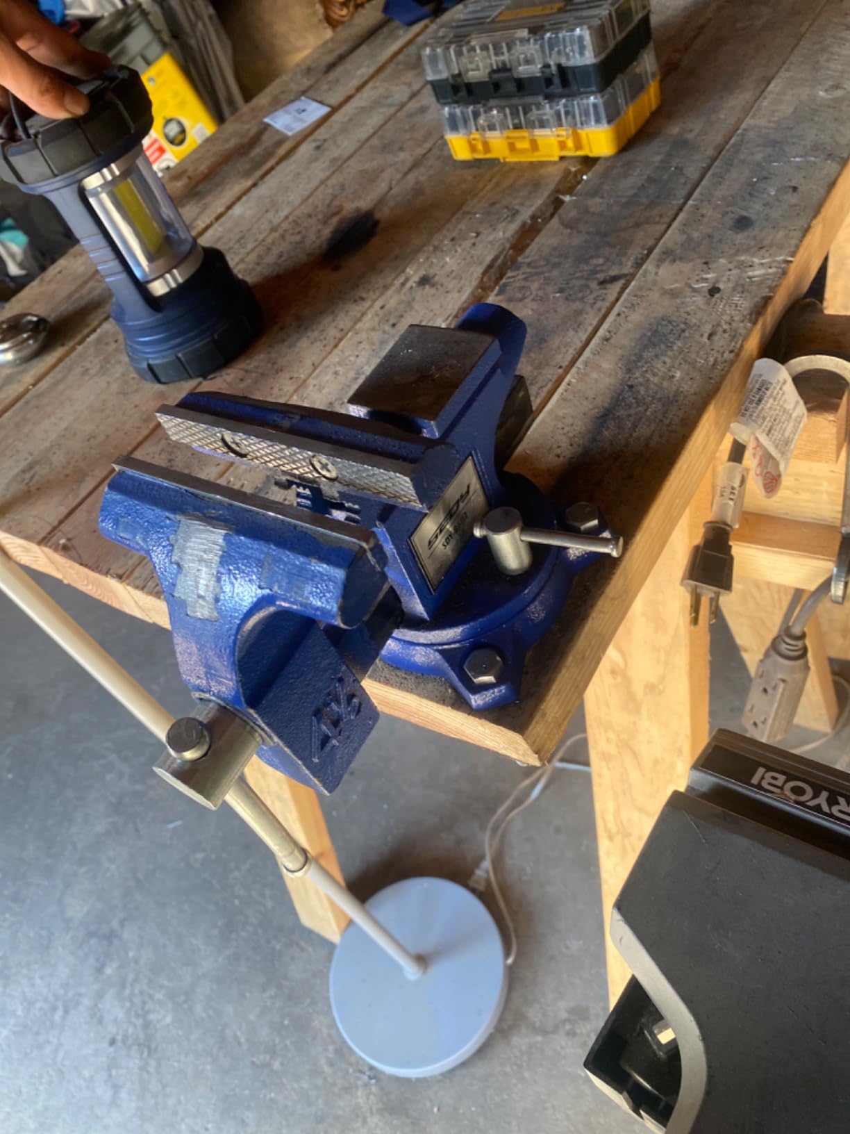 Heavy Duty Bench Vise 4.5 Inch: Table Clamp Woodworking Vice Press Drill Tools Workbench Wood Metal Pipe Work Shop Block Swivel Slide Cross Welding Machine Kit Milling Grip Precision Magnetic Jaw Pad customer photo 1