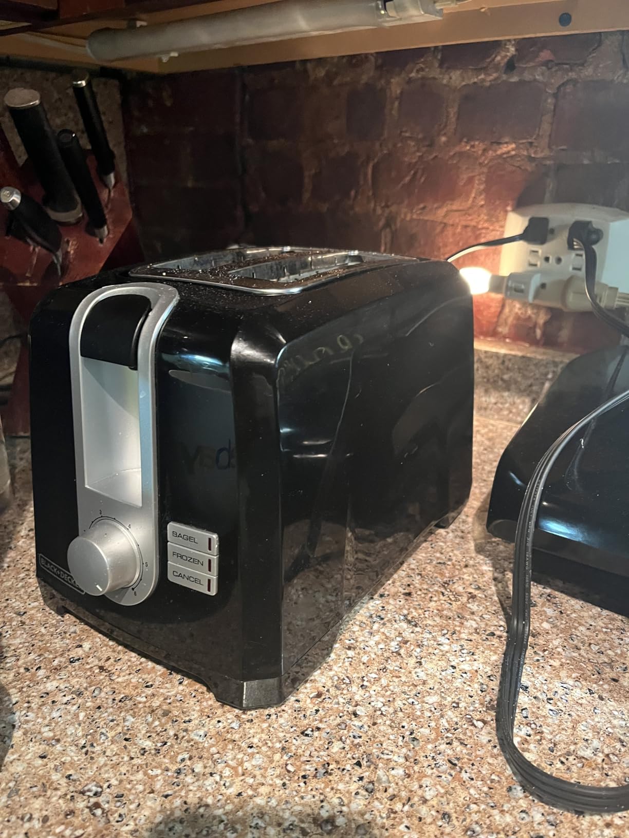 BLACK+DECKER® 2-Slice Toaster with 7 Toast Shade Settings, Extra-Wide Slots for Bagels, Stainless Steel Exterior Finish customer photo 1