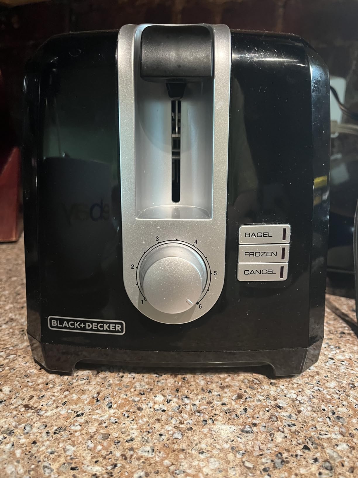 BLACK+DECKER® 2-Slice Toaster with 7 Toast Shade Settings, Extra-Wide Slots for Bagels, Stainless Steel Exterior Finish customer photo 2