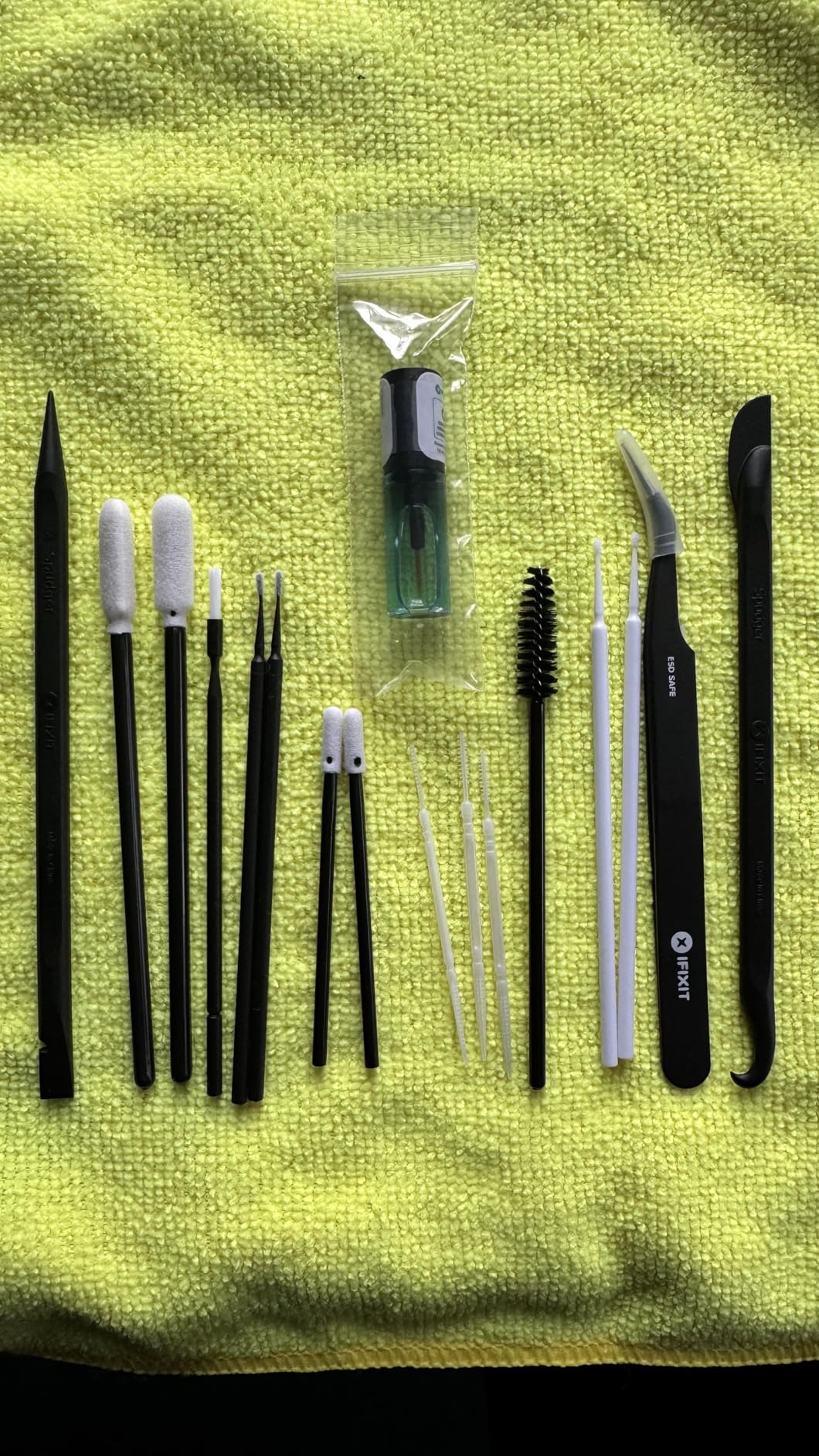 iFixit Precision Cleaning Kit - Phone, Laptop, Tablet customer photo 2