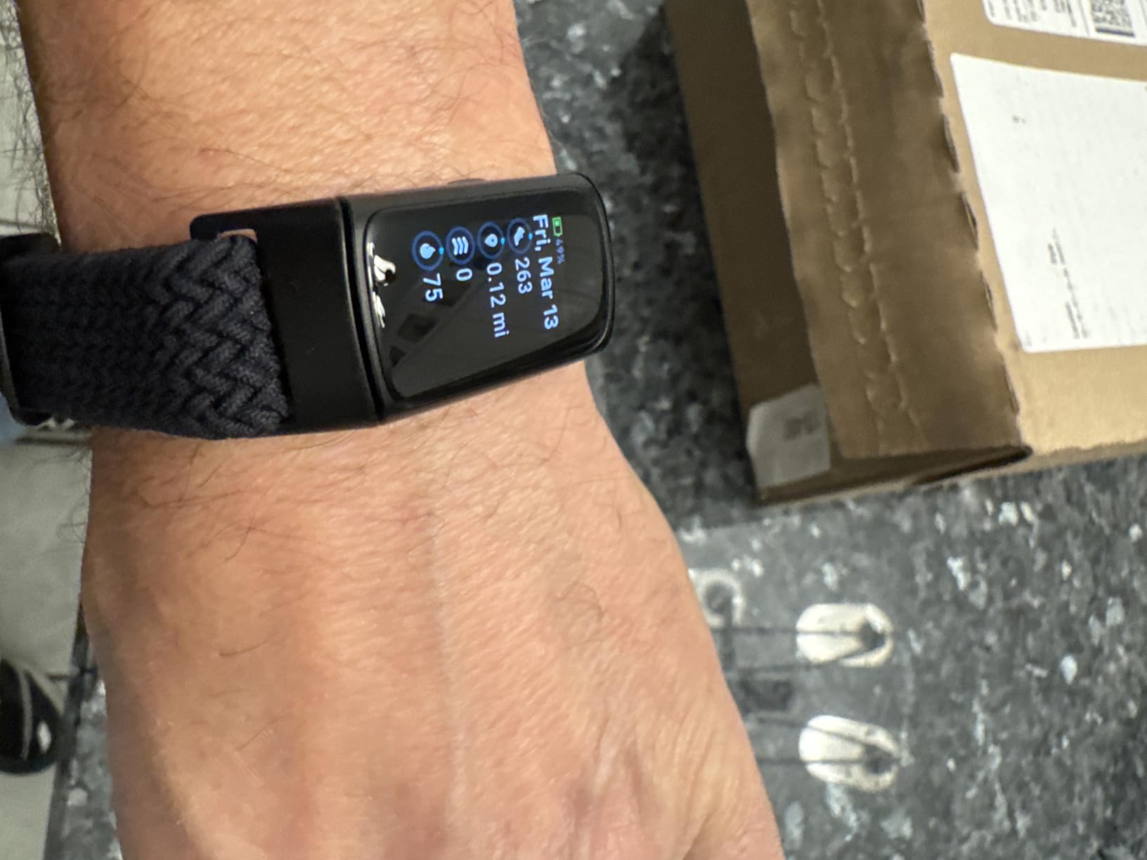 Charge 6 Fitness Tracker with Google apps, Heart Rate on Exercise Equipment, 6-Months Premium Membership Included, GPS, Health Tools and More, Obsidian/Black, One Size (S & L Bands Included) customer photo 1