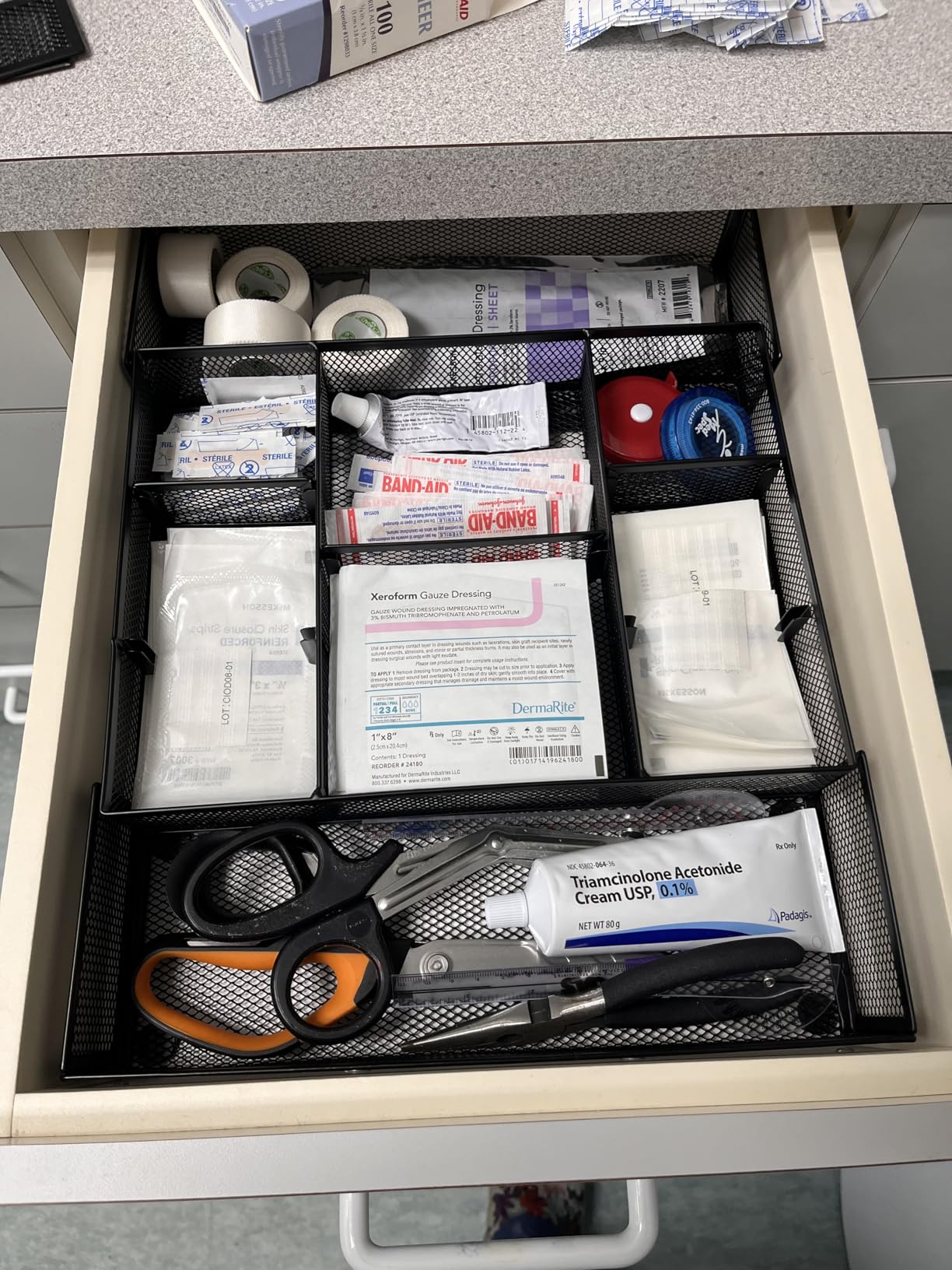 Marbrasse Expandable Desk Drawer Organizer, Mesh Drawer Organizer Tray with 10 Adjustable Compartments, Desk Organizers and Accessories, 5 Dividers Drawer for Office Supplies, Makeup & Vanity (Black) customer photo 2