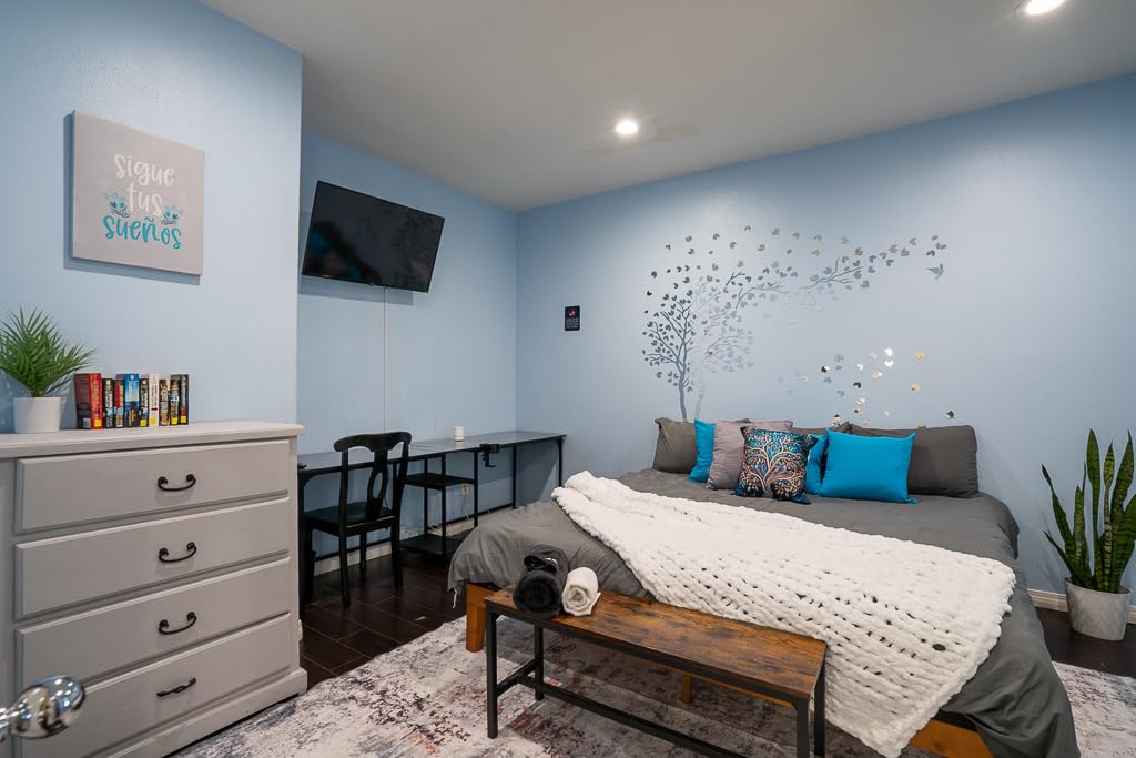 Roku TV - 43 Inch Smart TV, 1080P FHD Television with Wi-Fi Connectivity and Mobile App, Flat Screen, Bluetooth, Compatible with Apple AirPlay, Alexa and Google Assistant customer photo 1