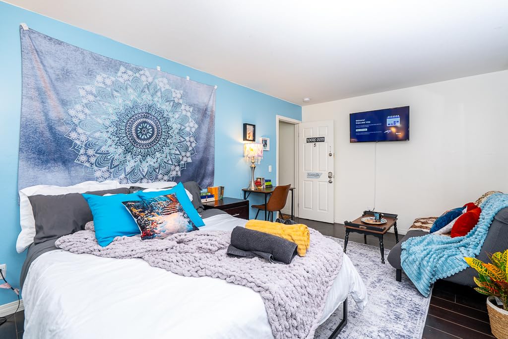 Roku TV - 43 Inch Smart TV, 1080P FHD Television with Wi-Fi Connectivity and Mobile App, Flat Screen, Bluetooth, Compatible with Apple AirPlay, Alexa and Google Assistant customer photo 2