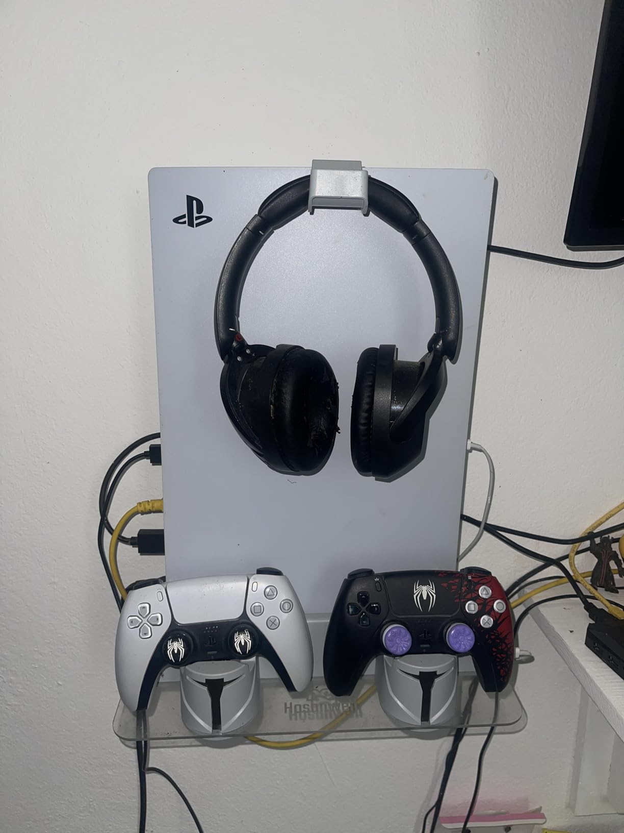 Hosanwell PS5 Wall Mount Kit with Charging Station, Compatible with PlayStation 5/Slim/Pro Disc & Digital Version, Dual Use Charging Station with Multi-Mode RGB Light, White customer photo 1