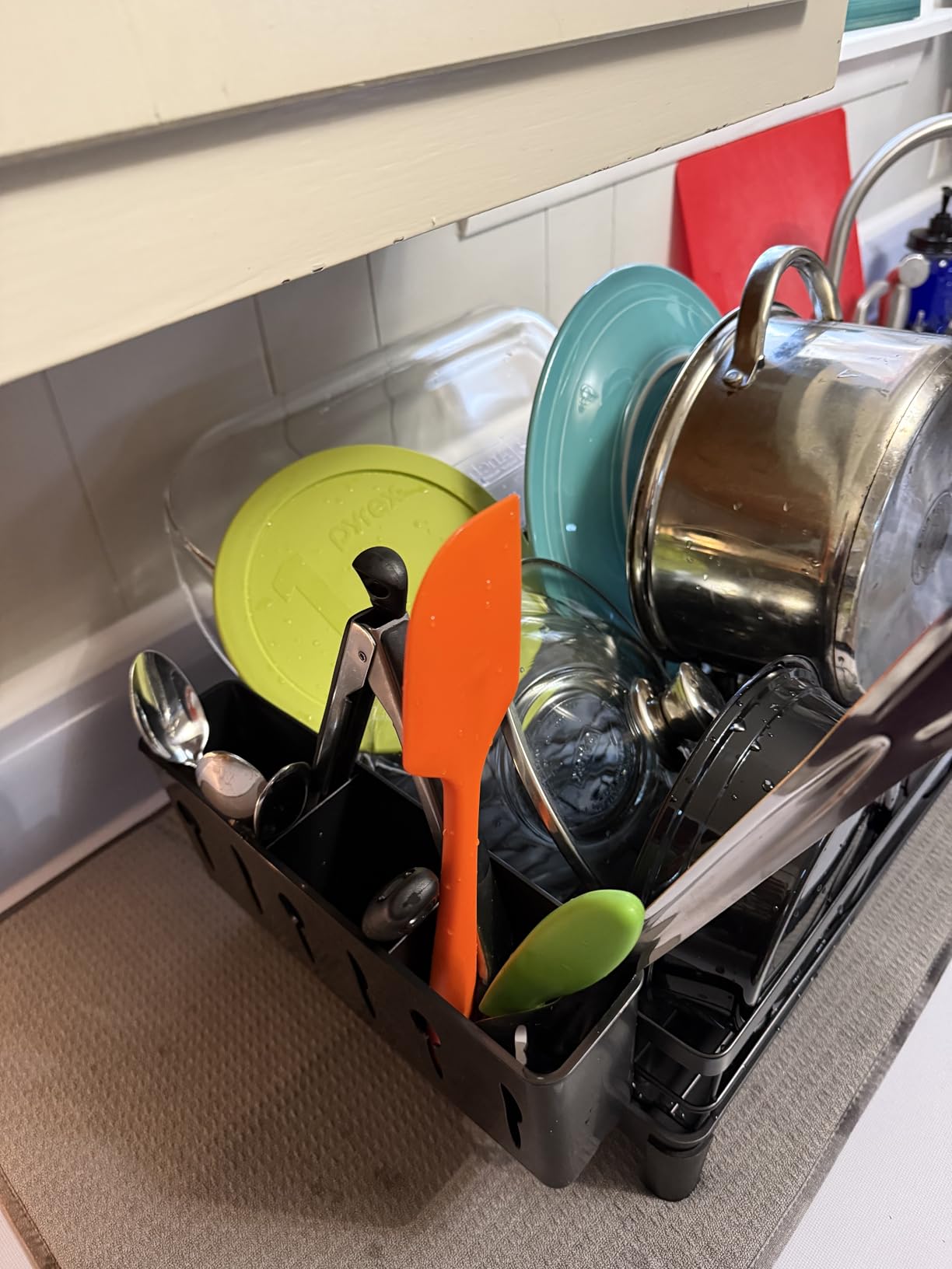 SNTD Dish Drying Rack for Kitchen Counter - Large Dish Rack with Drainboard, Rustproof Dish Drainer with Utensil Holder for Sink, Black customer photo 1