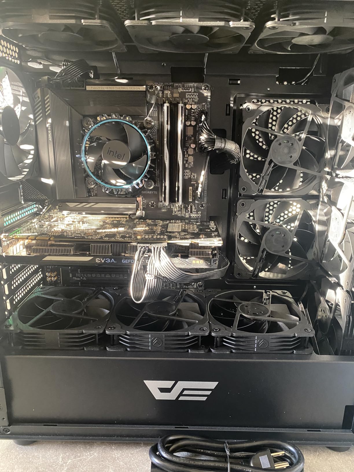 DARKROCK 3-Pack 120mm Black Computer Case Fans High Performance Cooling Low Noise 3-Pin 1200 RPM Hydraulic Bearing Quiet Long life Up to 30,000 hours 5 Years After-sales Service customer photo 1