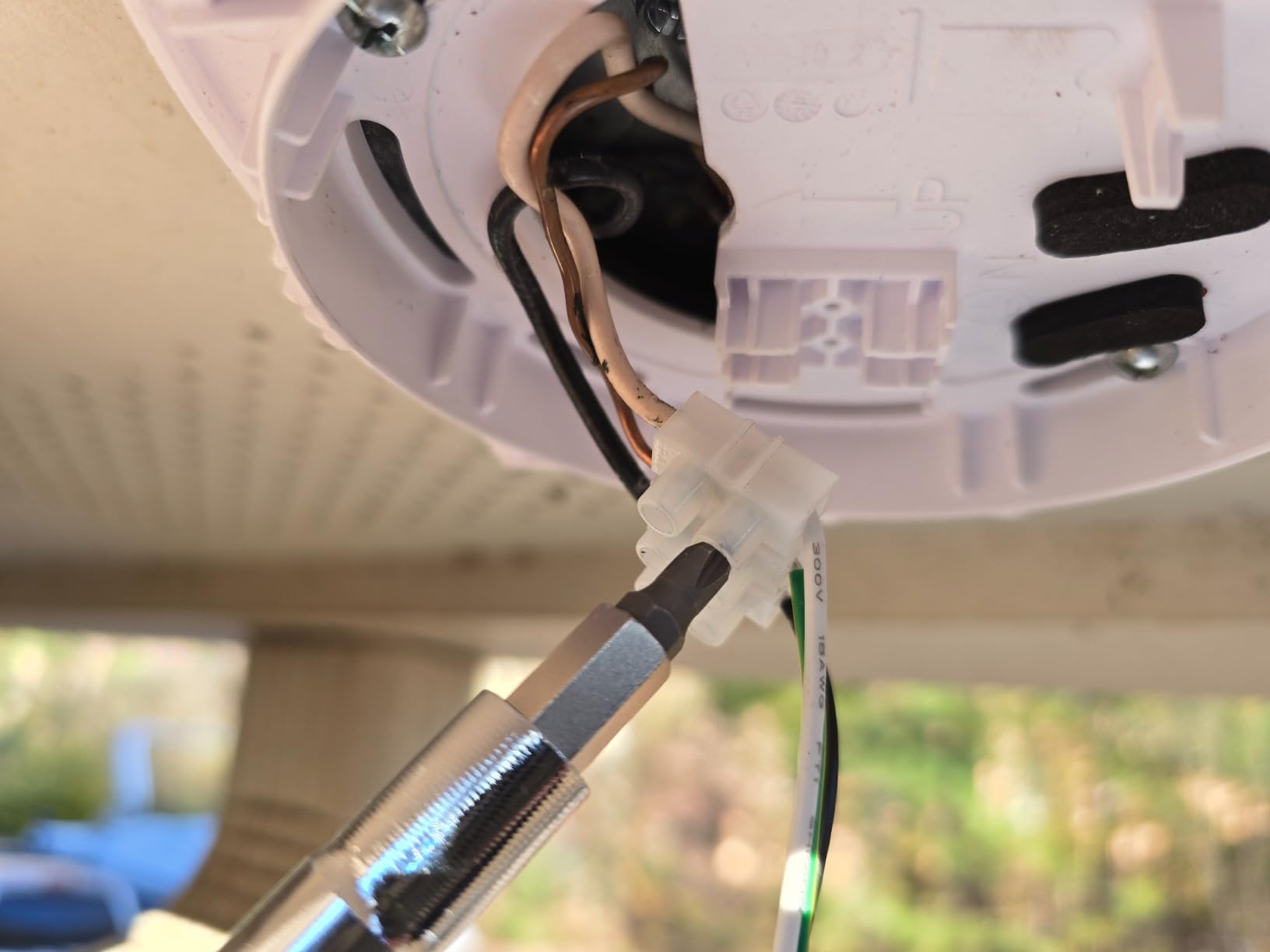 Tapo Floodlight Camera E340 Wired, Security Camera Outdoor, 360° PTZ, 24/7 Recording, 2.4G/5G Wi-Fi, 2000 LM, Motion Detection, Built-In Siren, Dual Cam, HB3 Compatible, No Monthly Fee customer photo 2