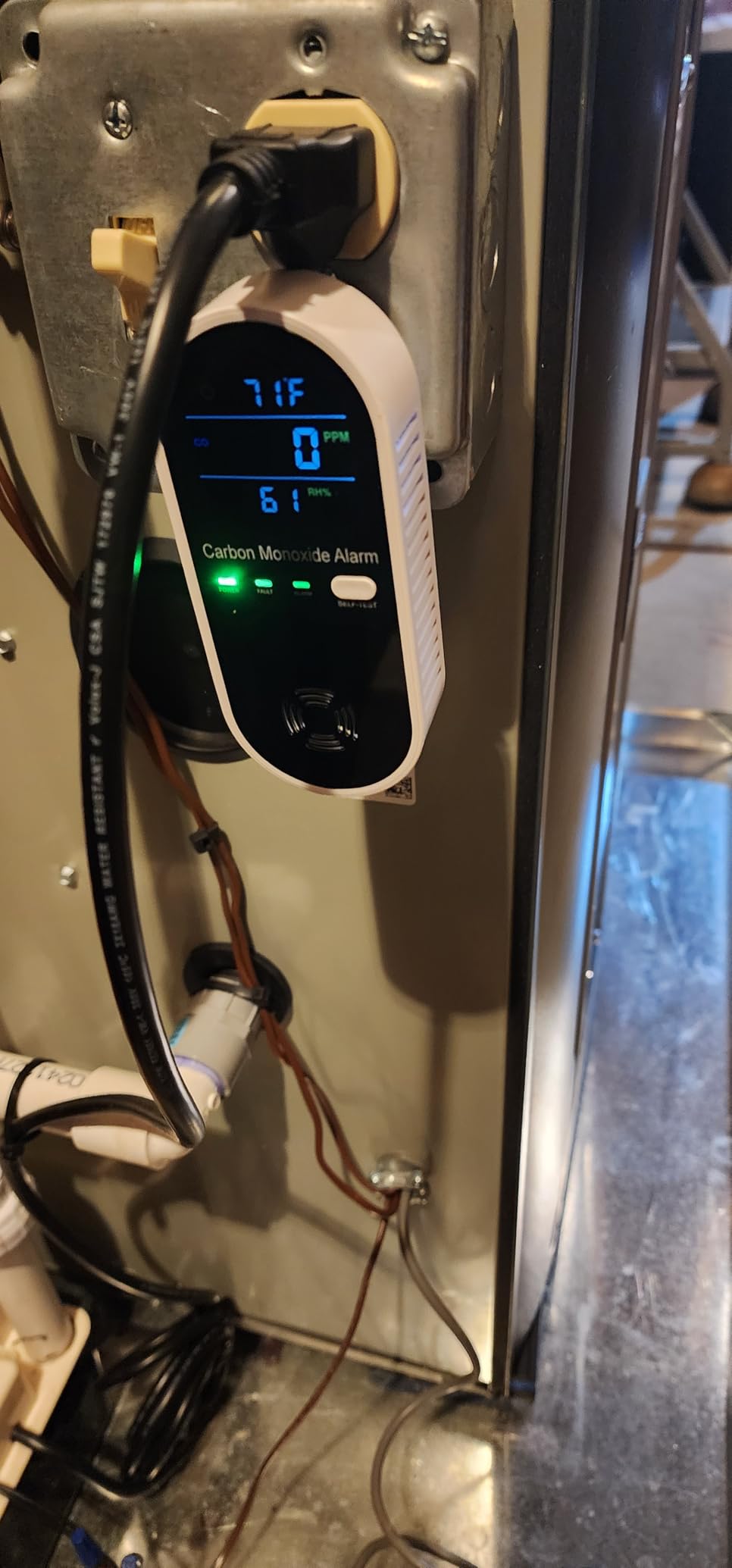 Carbon Monoxide Detector Plug in Wall, WESHLGD Portable Carbon Monoxide Detector for Travel, 3-in-1 CO Detector for Home and Travel Camping(CO Gas Meter Temperature Humidity Sensor) customer photo 1