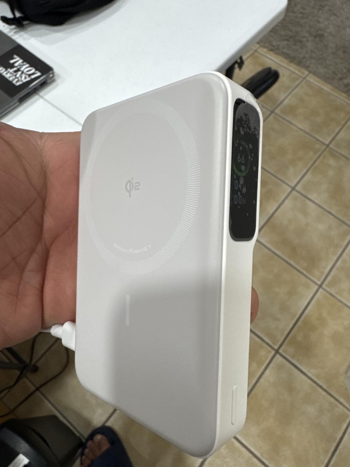 Anker MagGo Power Bank, Qi2 Certified 15W Ultra-Fast MagSafe-Compatible Portable Charger, 10,000mAh Battery Pack with Smart Display and Foldable Stand, For iPhone 15/14/13/12 Only customer photo 1