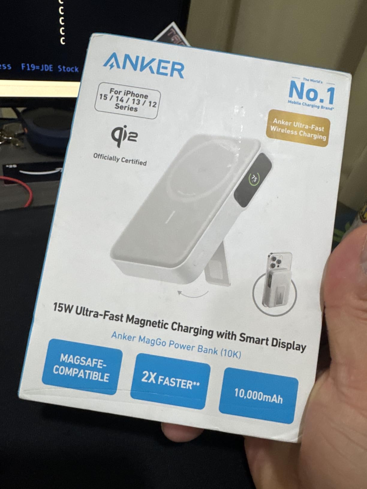 Anker MagGo Power Bank, Qi2 Certified 15W Ultra-Fast MagSafe-Compatible Portable Charger, 10,000mAh Battery Pack with Smart Display and Foldable Stand, For iPhone 15/14/13/12 Only customer photo 2