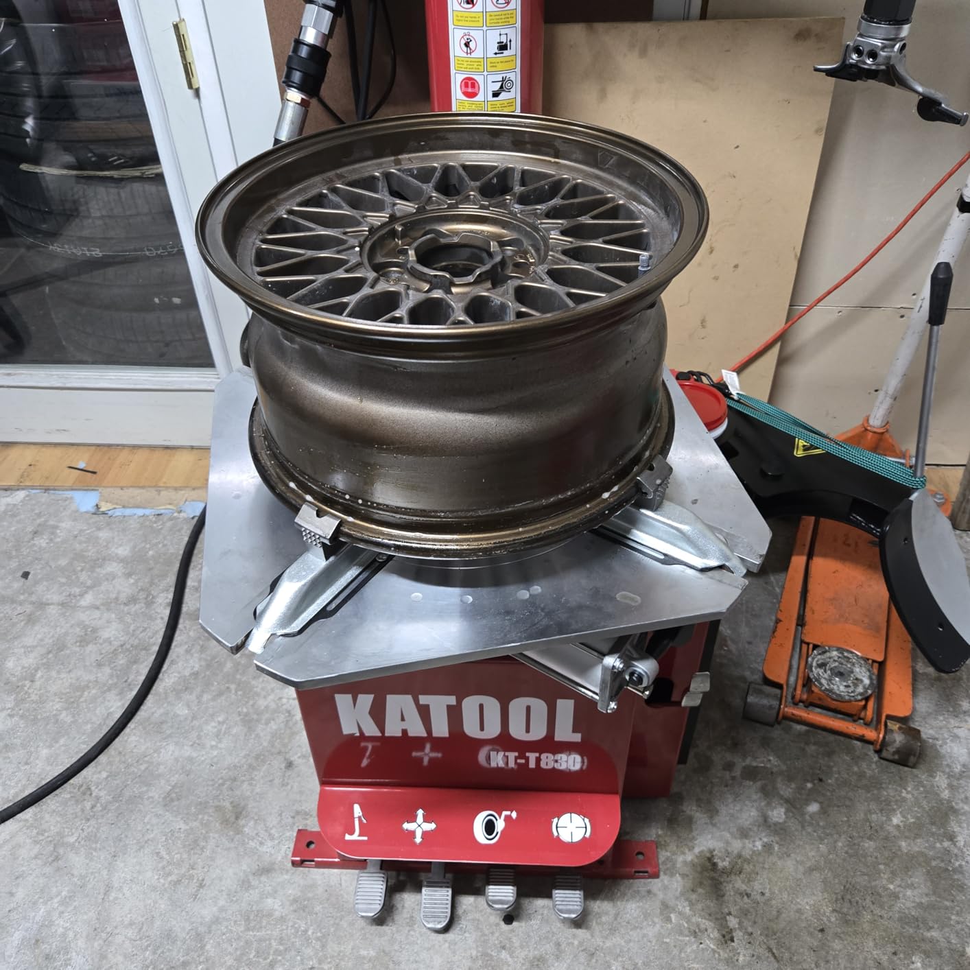 KATOOL 2.0HP Tire Changer Bead Blaster Wheel Balancer Machine Combo KT-T830+KT-B700 Tire Changer Machine Tire Machine customer photo 1