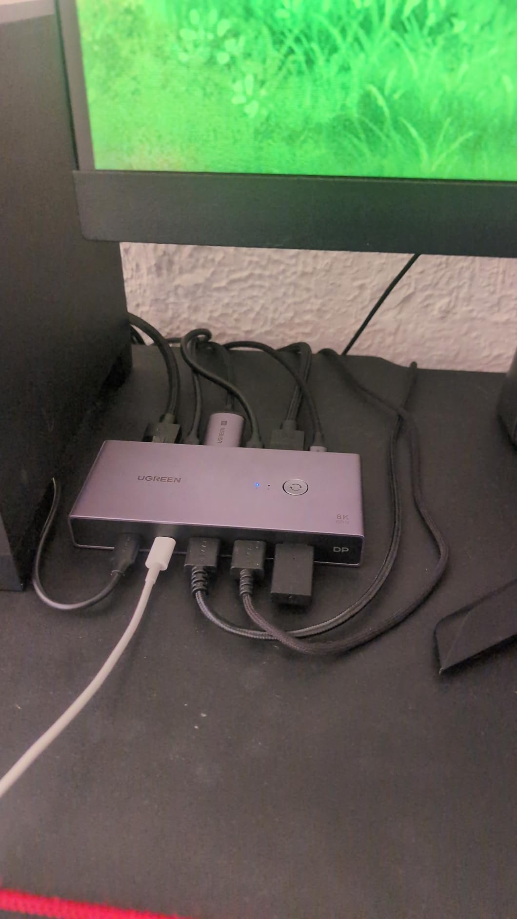 UGREEN 8K Displayport KVM Switch 2 in 1 Out DP1.4 with 4 USB 3.0 Ports(3 USB-A + 1 USB-C) Support 8K@60Hz 4K@240Hz Share 1 Monitor Keyboard Mouse U-Disk Printer, with 2 DP Cables, 2 USB A to C Cables customer photo 1