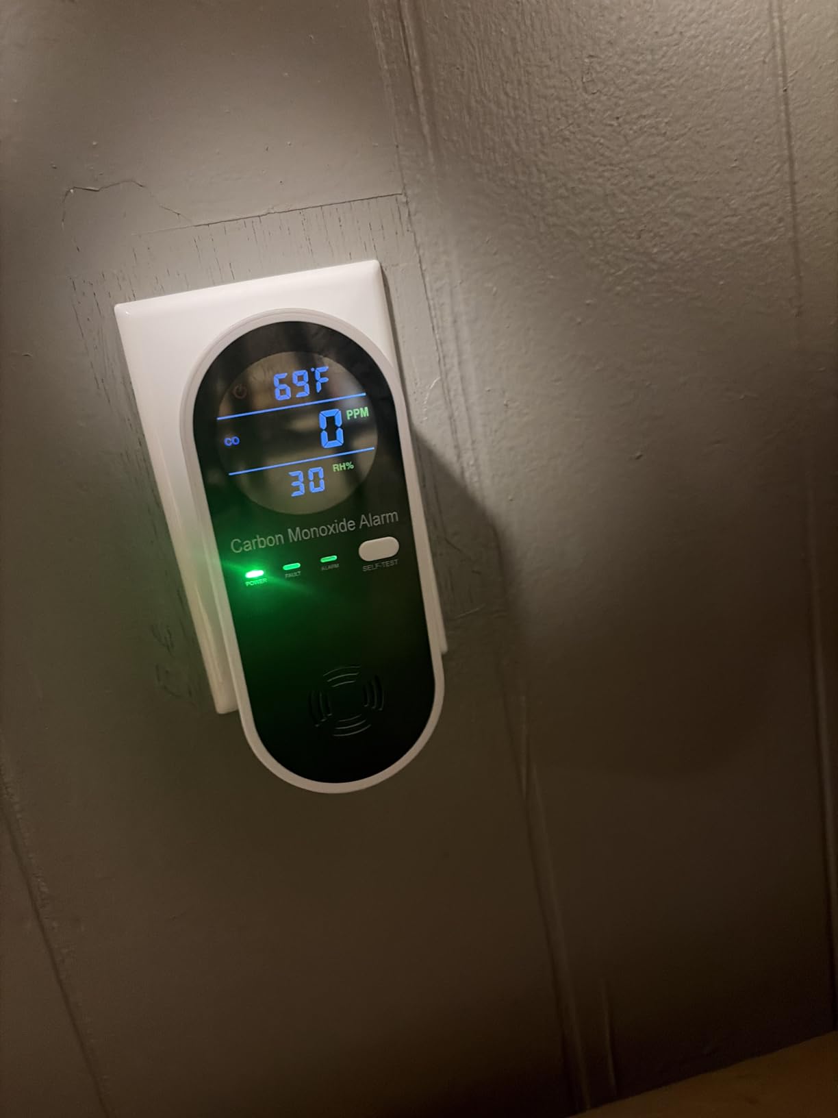 3-in-1 Carbon Monoxide Detectors, Portable Carbon Monoxide Detector for Travel with Temperature & Humidity Display, Carbon Monoxide Detector Plug in Wall for Home/RV, Accurate & Easy to Install customer photo 1