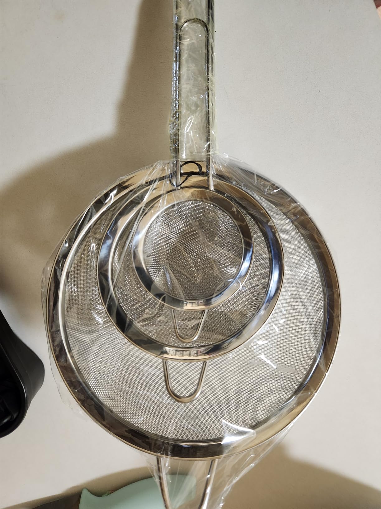 ELEEN Premium Stainless Steel Fine Mesh Strainers for Kitchen 3-Piece Set with Non-Slip Handle, Small, Medium & Large Sieves, Colanders and Sifter for Sifting, Straining, Pastas Tea, Rice Vegetables customer photo 1