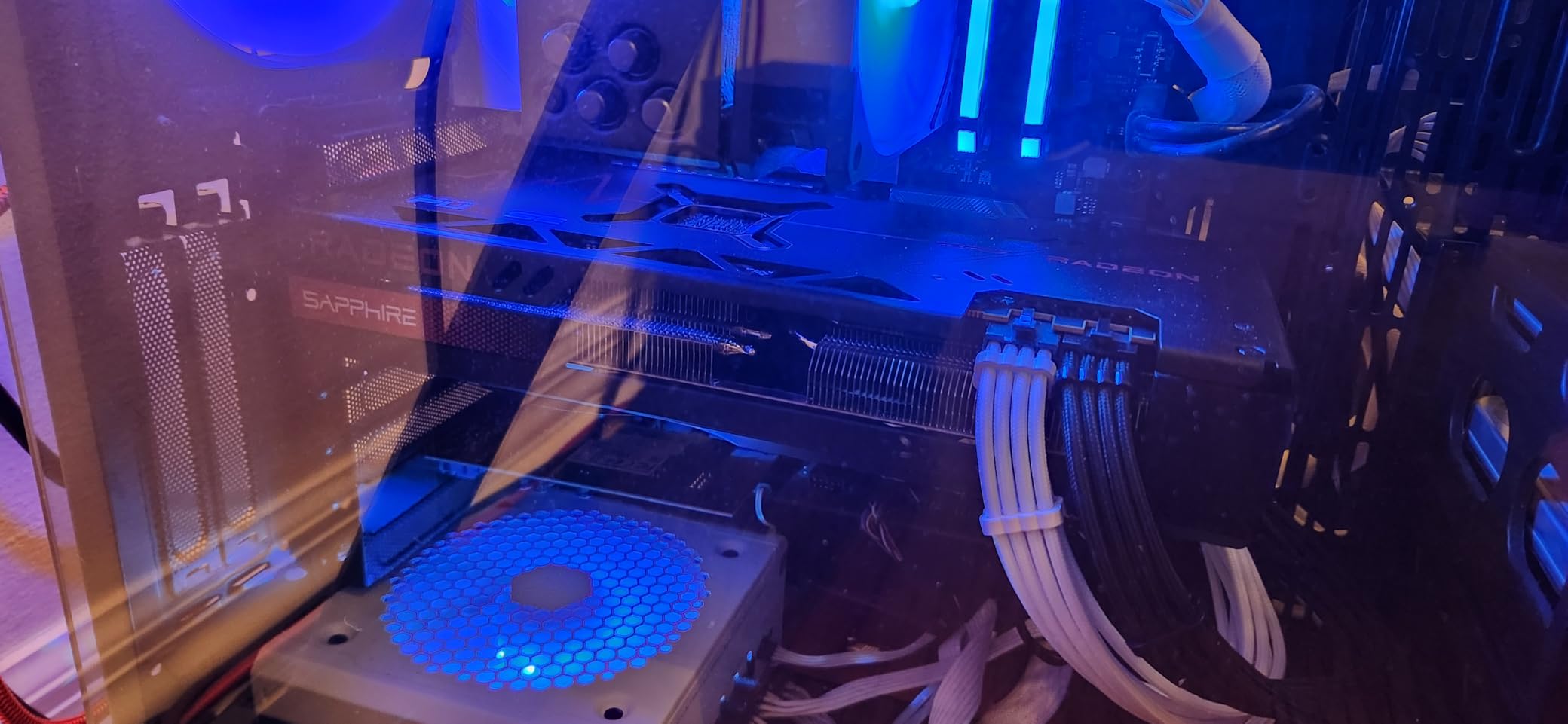 Sapphire 11330-02-20G Pulse AMD Radeon RX 7800 XT Gaming Graphics Card with 16GB GDDR6, AMD RDNA 3 customer photo 2