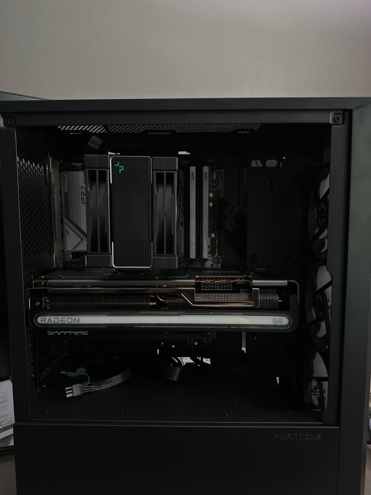 Sapphire 11330-01-20G Nitro+ AMD Radeon RX 7800 XT Gaming Graphics Card with 16GB GDDR6, AMD RDNA 3 customer photo 2