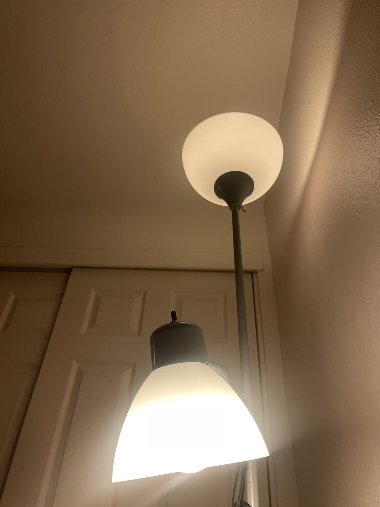 Amazon Basics Smart A19 LED Light Bulb, Color Changing, 9W (60W Equivalent), 800LM, Works with Alexa Only, WiFi 2.4 GHz, No Hub Required, Mood Lighting, Energy Efficient, 1-Pack customer photo 1