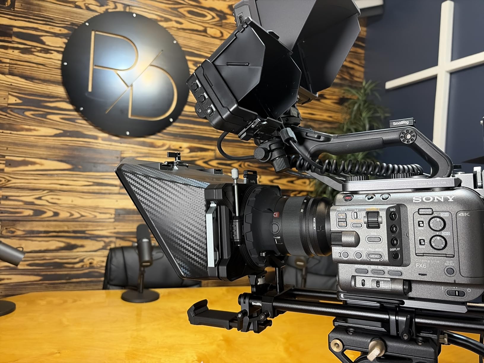 SMALLRIG Teleprompter for iPad Tablet up to 11 inch, NOT for Smartphone, SmallGoGo APP Supports PDF Picture Word TXT, Must Work with 15mm LWS Baseplate for Mirrorless DSLR Camcorder - 3646 customer photo 1