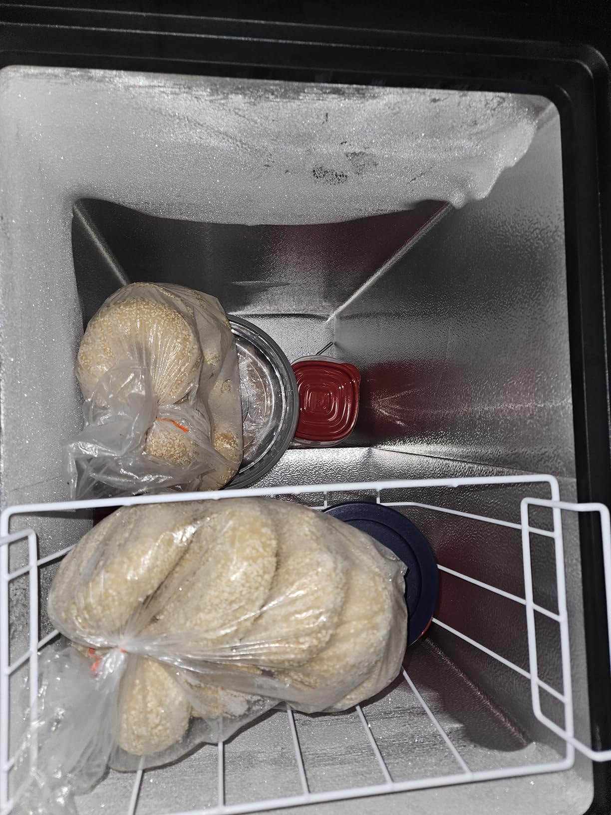 Igloo 5.0 Cu Ft. Upright Deep Freezer Chest- Deep Freezer with Quick Freezing System & Adjustable Thermostat - Low Noise Freezer with Removable Basket & LED Lights for Homes, Garages & Basements- White customer photo 2