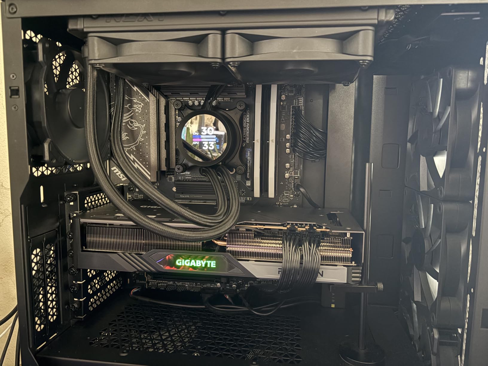 GIGABYTE Radeon RX 7800 XT Gaming OC 16GB Graphics Card - 16GB GDDR6 256-bit, Windforce Cooling System, Metal Back Plate, DP 2.1, HDMI 2.1, AMD RDNA 3 Architecture, GV-R78XTGAMING OC-16GD customer photo 2