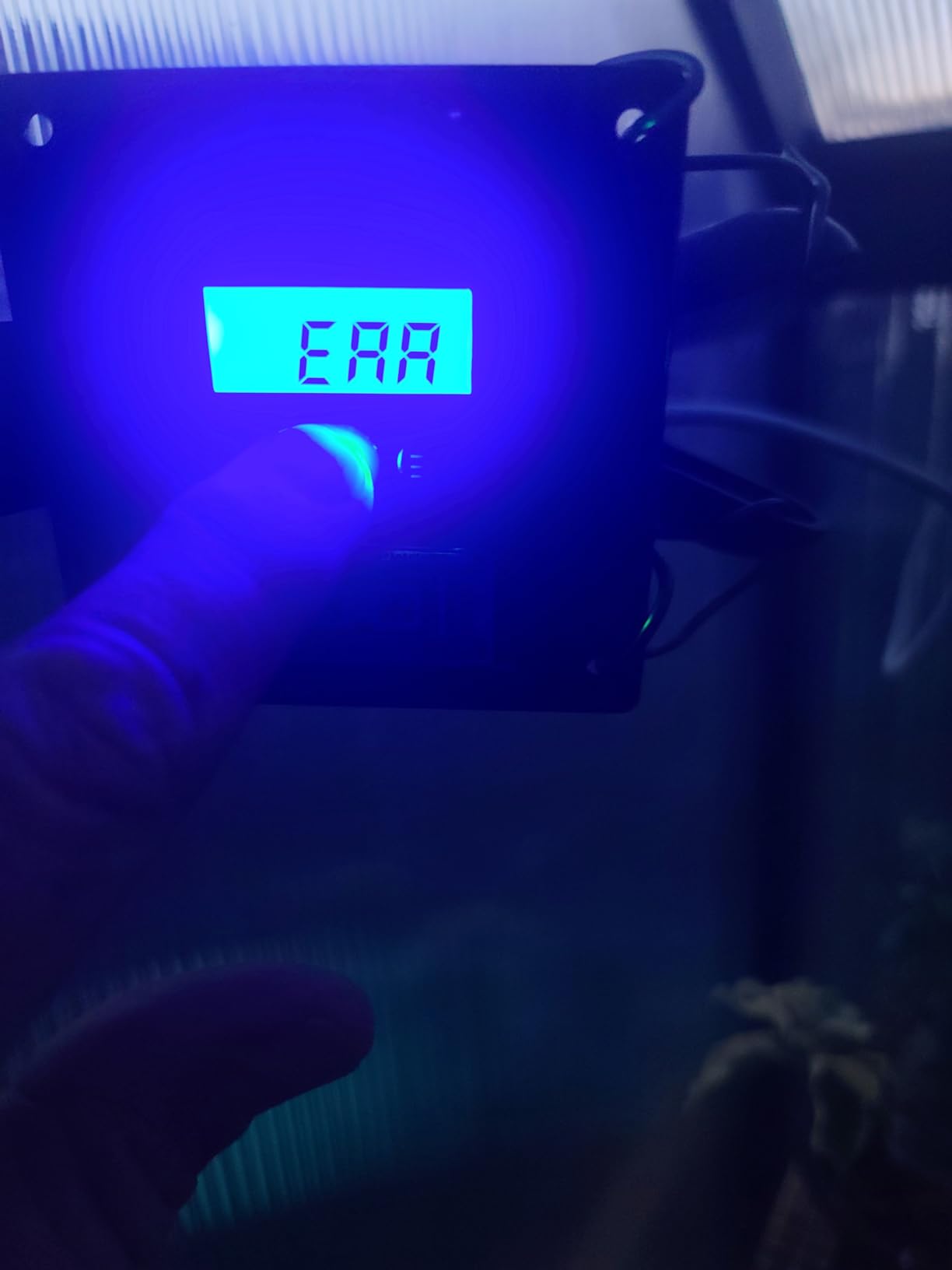 ECO-WORTHY 1.6KWH Complete Solar Panel Kit 400W 12V for RV Off Grid: 400W Solar Panels + 40A MPPT Charge Controller +12V 100Ah Lithium Battery + Solar Power Inverter + Bluetooth Module customer photo 1