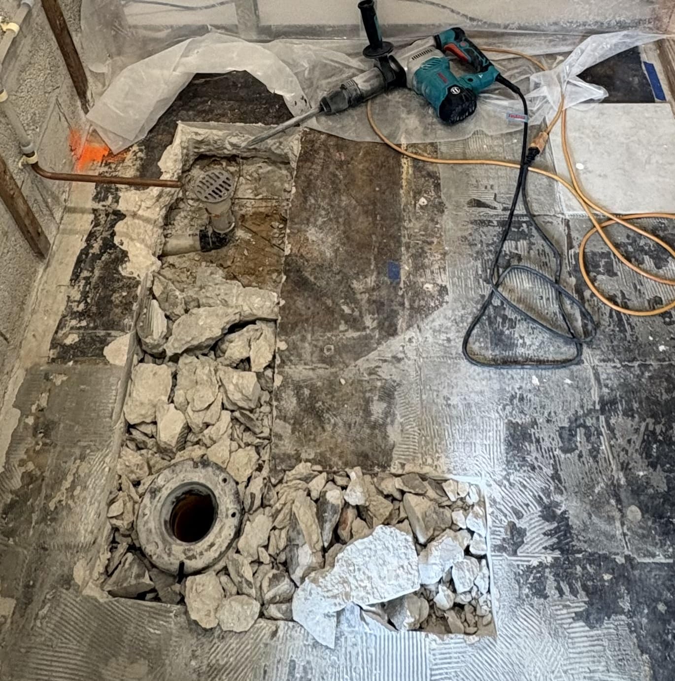 ENEACRO SDS-Max Demolition Jack Hammer for Concrete, Lightweight 11 Amp Electric Demo Chipping Hammer, Aluminum Alloy Shell, Vibration Control, Includes Grease, Tool Bag and Chisels customer photo 1