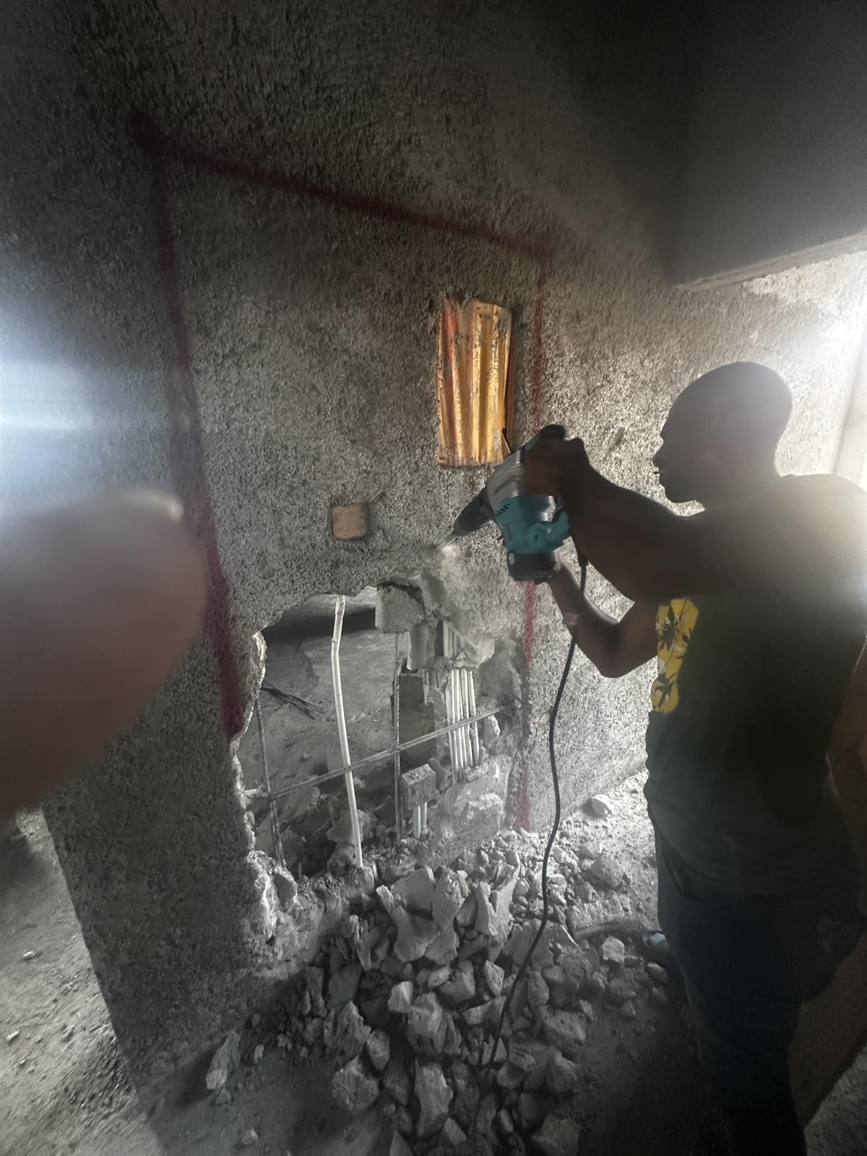 ENEACRO SDS-Max Demolition Jack Hammer for Concrete, Lightweight 11 Amp Electric Demo Chipping Hammer, Aluminum Alloy Shell, Vibration Control, Includes Grease, Tool Bag and Chisels customer photo 2