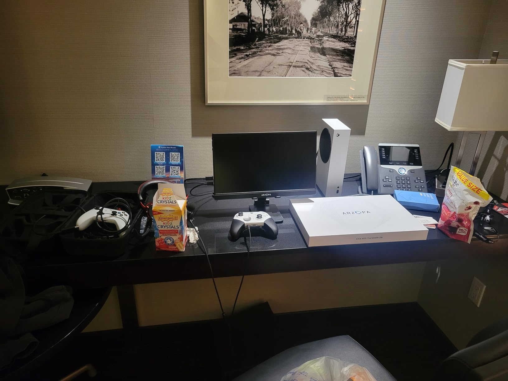 ARZOPA 16.1'' 144Hz Portable Gaming Monitor, 106% sRGB 1080P FHD Kickstand Portable Monitor with HDR, Ultra Slim, Eye Care, External Second Screen for Laptop, PC, PS5, Mac, Xbox-Z1FC customer photo 2