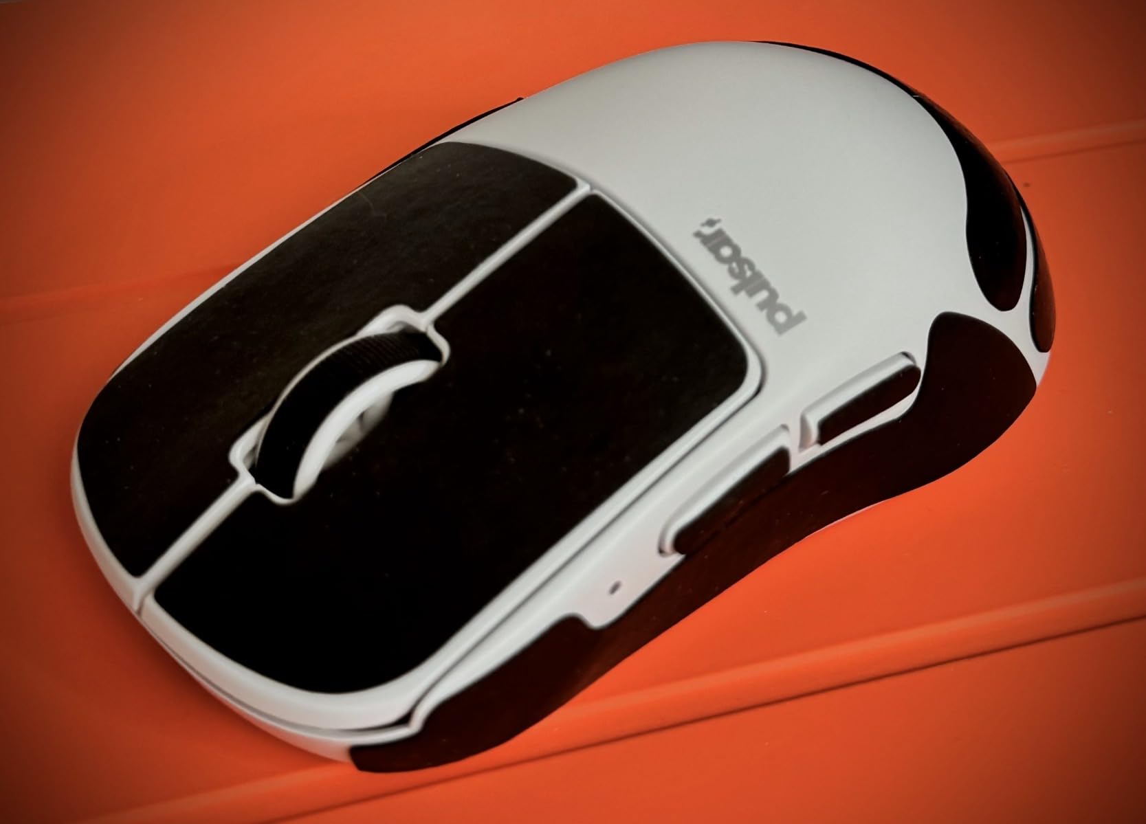 Pulsar Gaming Gears X2H mini Wireless Gaming Mouse, Ultra Lightweight 1.83 oz (52 g), Symmetrical, Optical Switch, 2.4 Ghz 1 ms, 26000 DPI, PAW3395 Sensor (Mini, Wireless, White) customer photo 2