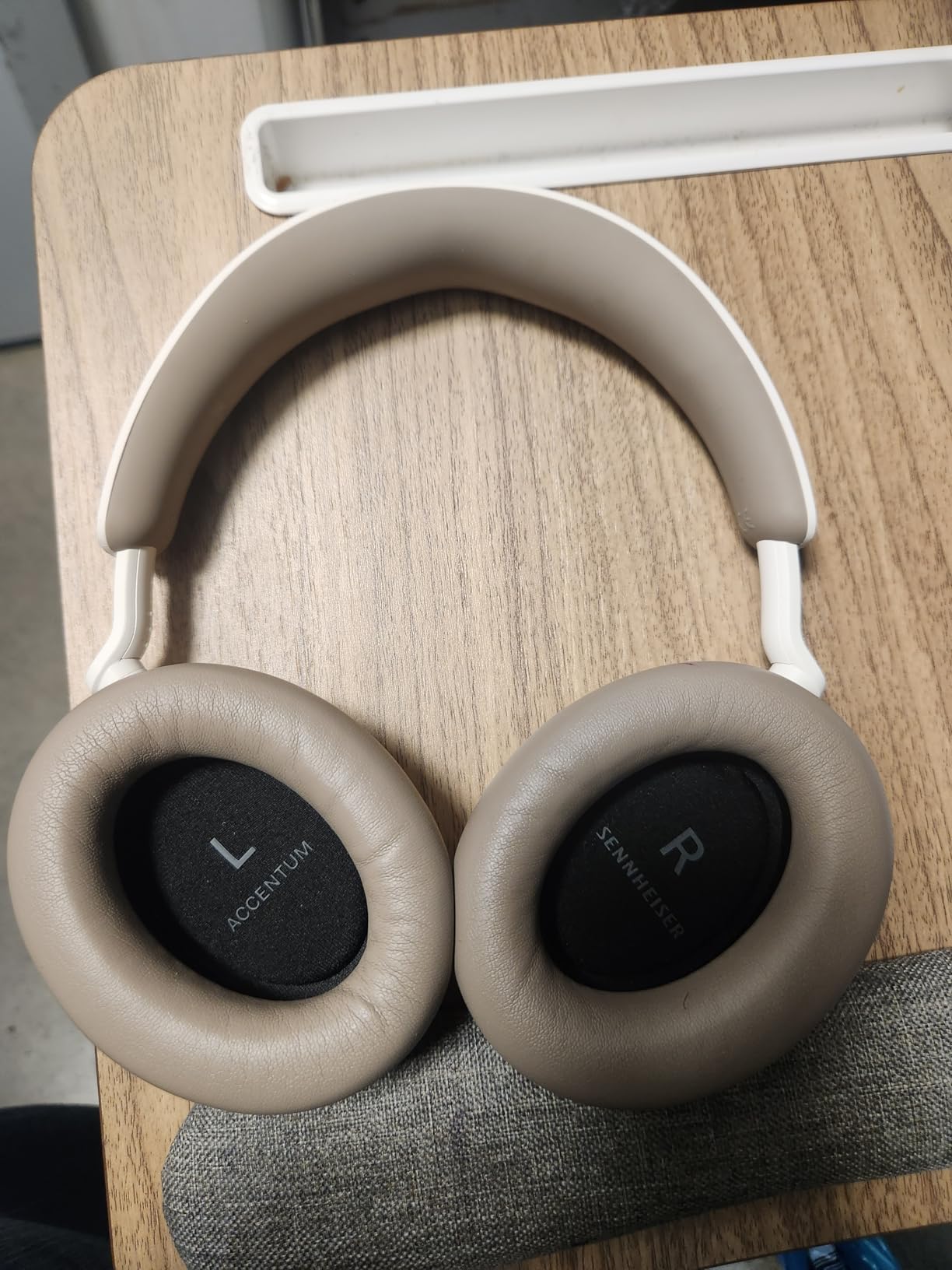 ACCENTUM Wireless Bluetooth Headphones - Hybrid ANC Noise Cancelling, 50-Hour Battery, Lightweight Over-Ear Design, Clear Calls, Travel & Work Headset, White customer photo 2