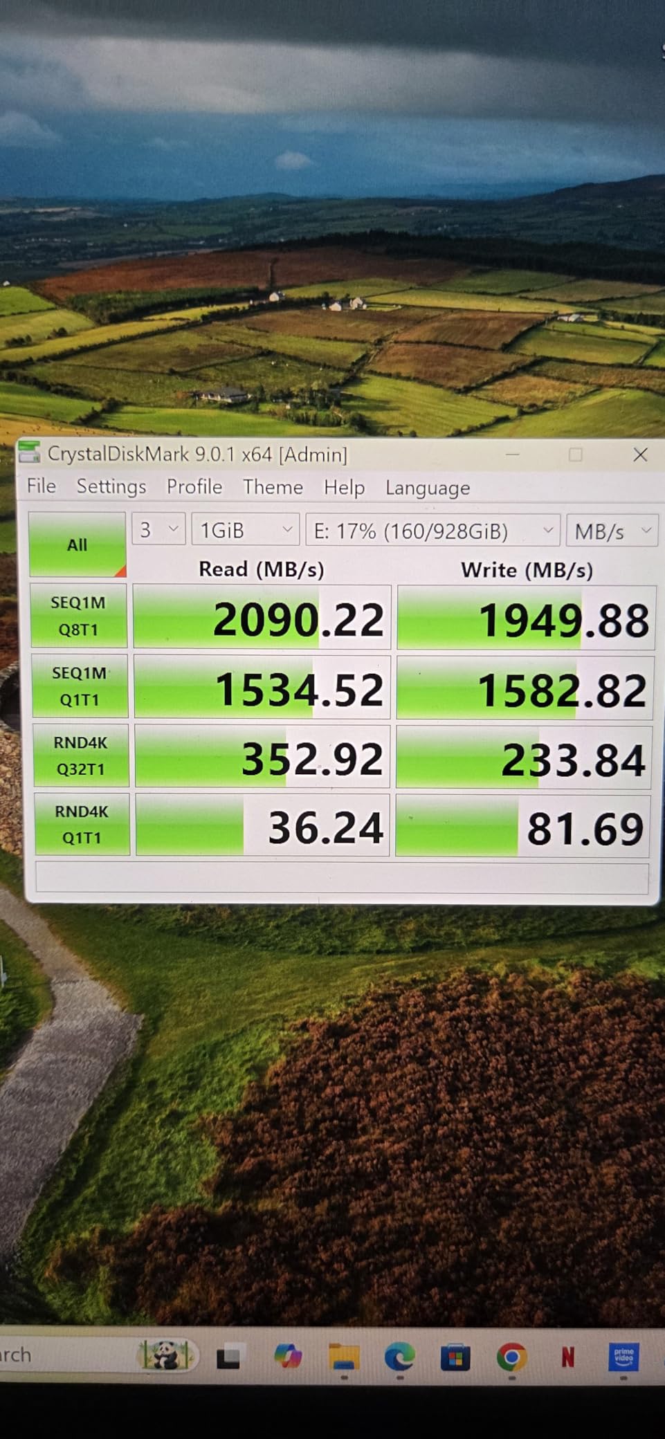 SAMSUNG T9 Portable SSD 4TB, USB 3.2 Gen 2x2 External Solid State Drive, Seq. Read Speeds Up to 2,000MB/s for Gaming, Students and Professionals, MU-PG4T0B/AM, Black customer photo 1
