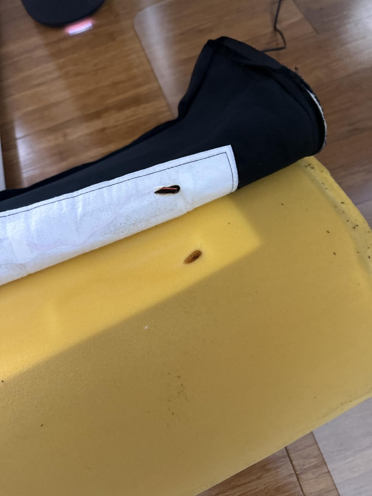 HAMOPY Heated Foot Rest for Under Desk with Pad Pocket, 3 Levels Temp Adjustable Controller & Washable Heated Footrest, Warm Foot Pocket for Office, Gaming, Ergonomic Design for Back Pain Relief customer photo 1