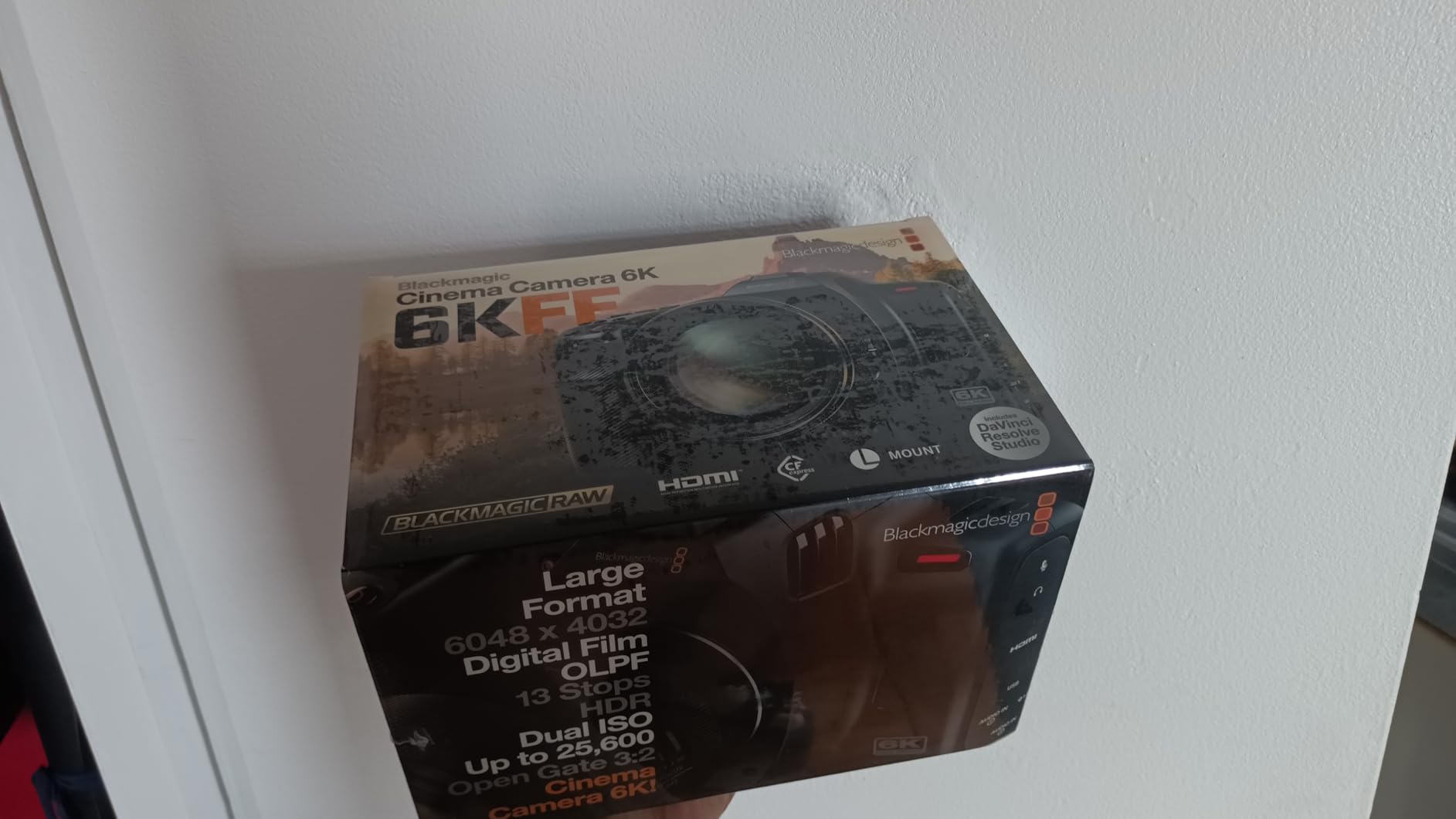 Blackmagic Design Cinema Camera 6K, Full Frame Sensor, L Mount (CINECAM60KLFL) customer photo 1