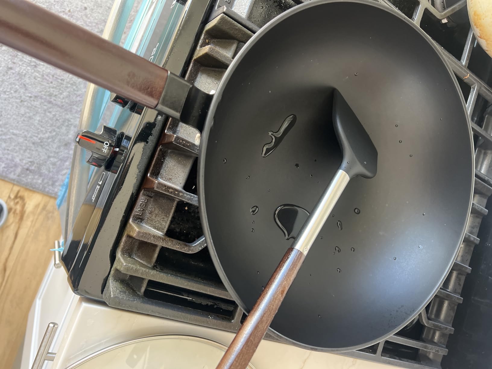 Carbon Steel Wok - Including Glass Cover and Silicone Spatula, 13-Inch Woks & Stir-Fry Pans for Induction, Electric, Gas Stoves customer photo 1