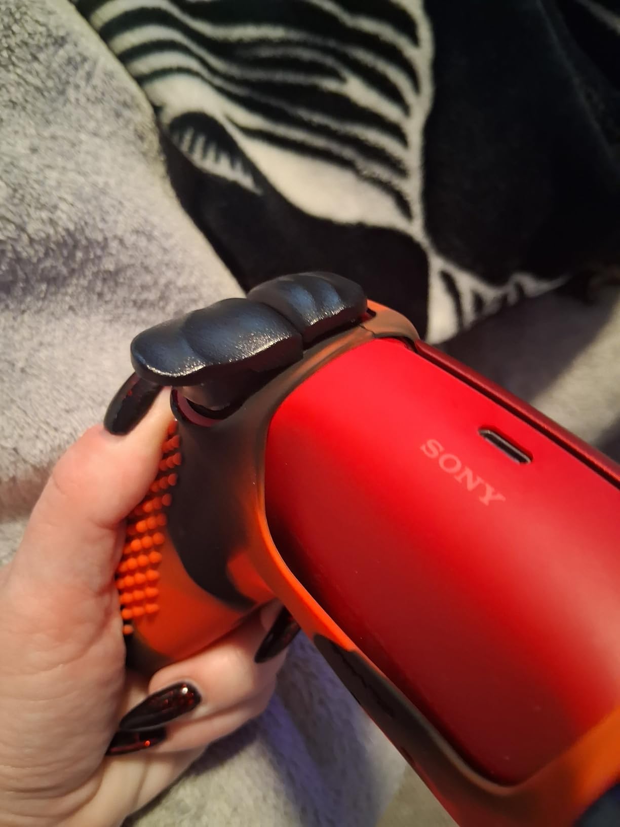 Dune 2 Pairs Trigger Stop Shoulder Buttons Extension Kit for ps5 Controller, Stopper Bumper Trigger Extenders for PS Portal, Game Improvement Adjusters for ps5 Edge - Graphite Carbon Fiber customer photo 1