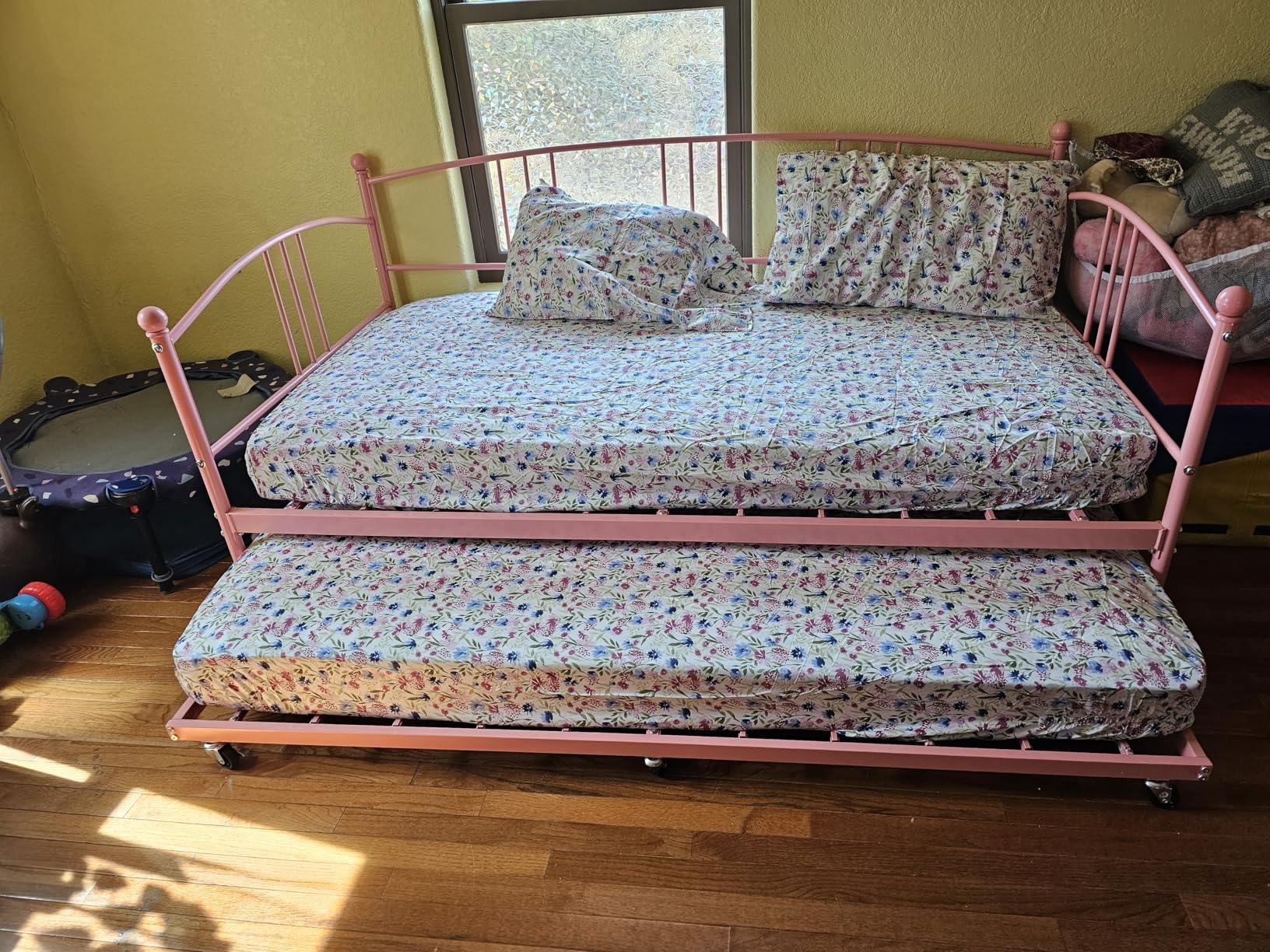 Zinus 8 Inch Foam and Spring Hybrid Mattress [New Version], Twin, Fiberglass Free, Medium Firmness, Durable Support, Certified Safe Foams & Fabric, Mattress in A Box, White customer photo 2