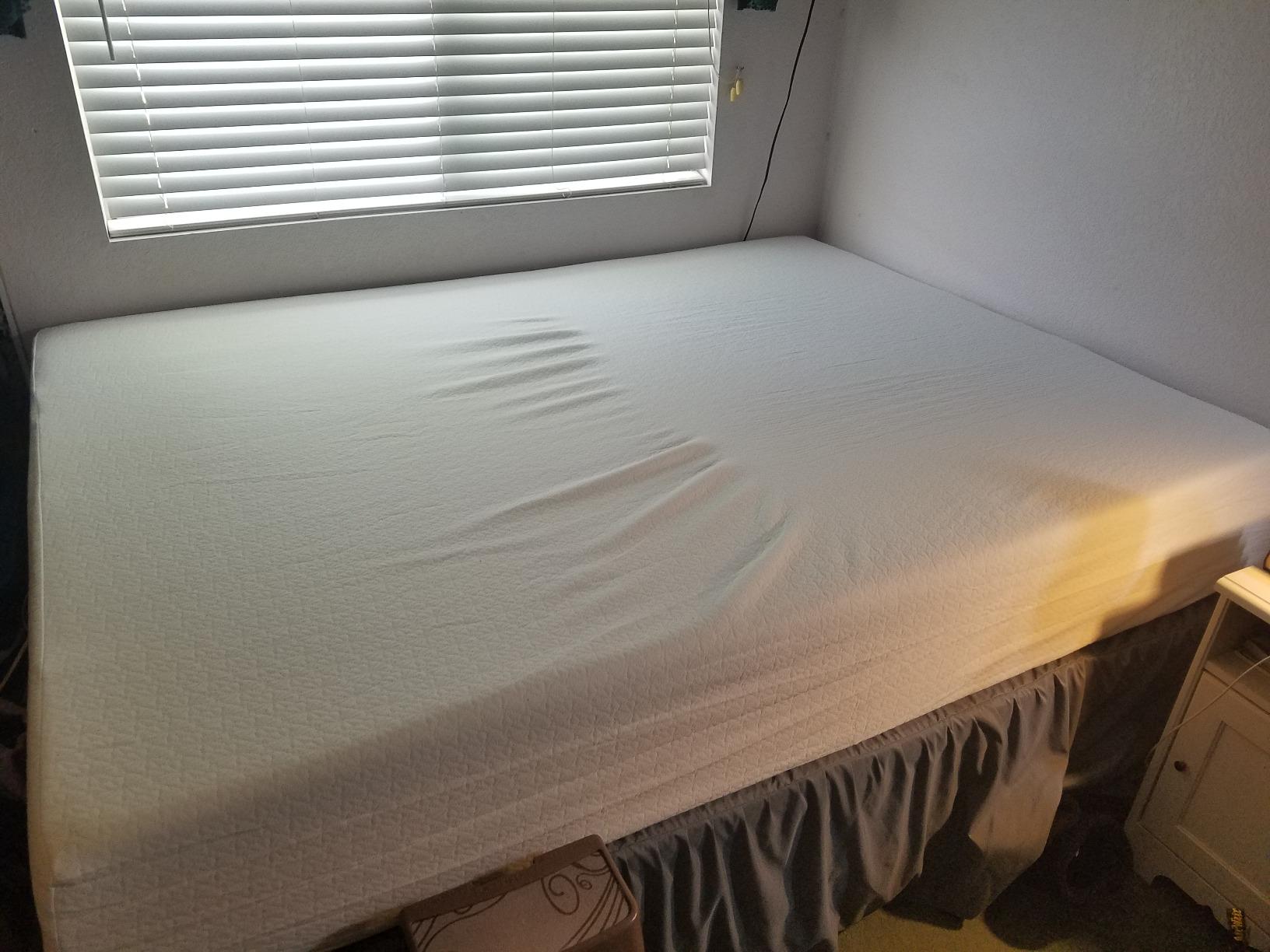 Zinus 12 Inch King Green Tea Memory Foam Mattress [New Version], Fiberglass Free, Medium Firm Feel, Zoned Pressure Relief, Certified Safe Foams & Fabric, Mattress in A Box customer photo 2