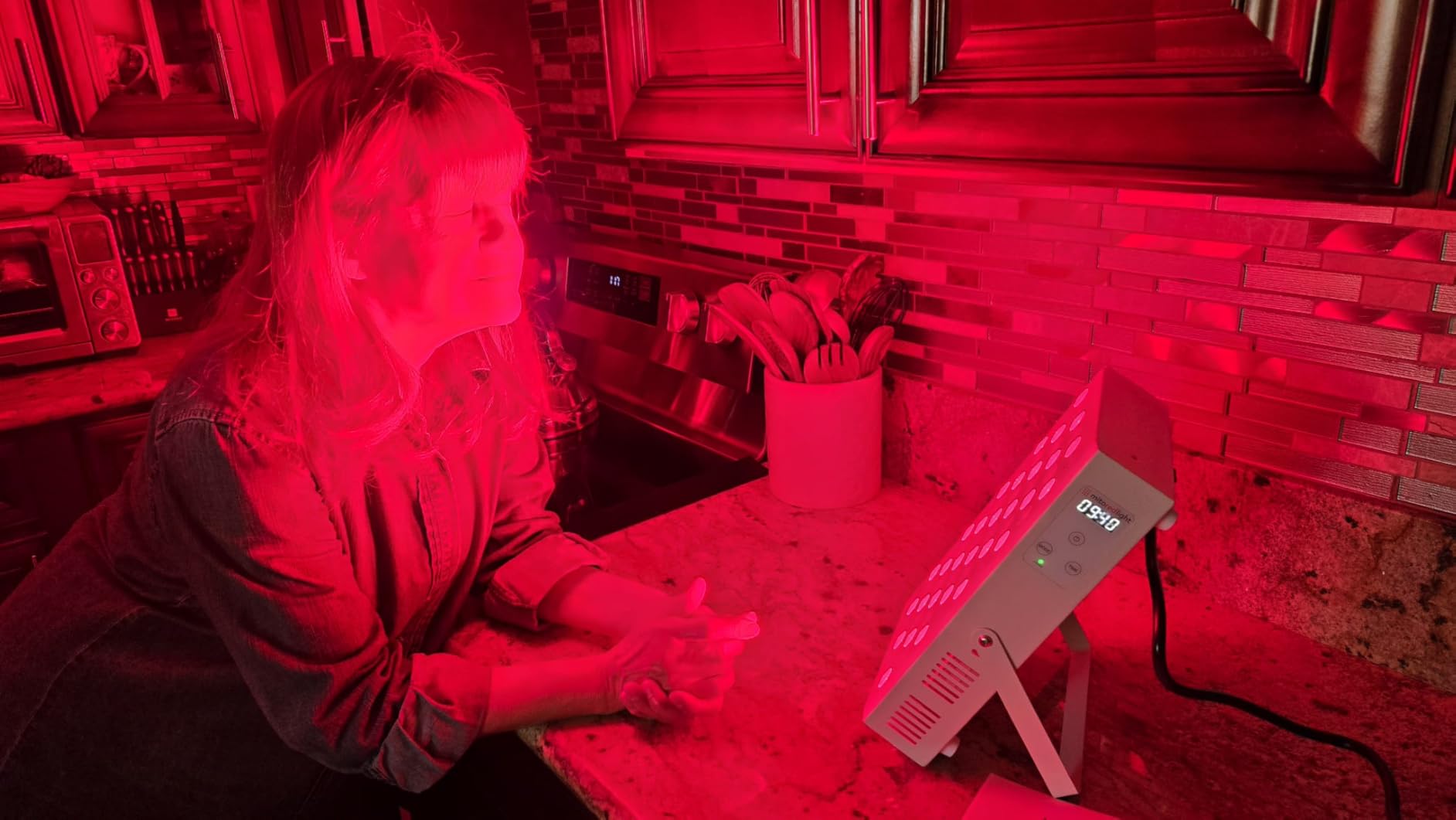 Mito Red Light - MitoMIN 2.0 Red Light Panel - Red Light Therapy for Face and Neck - Red Light & Near Infrared Red Light Therapy - At-Home Red Light Therapy for Body customer photo 2