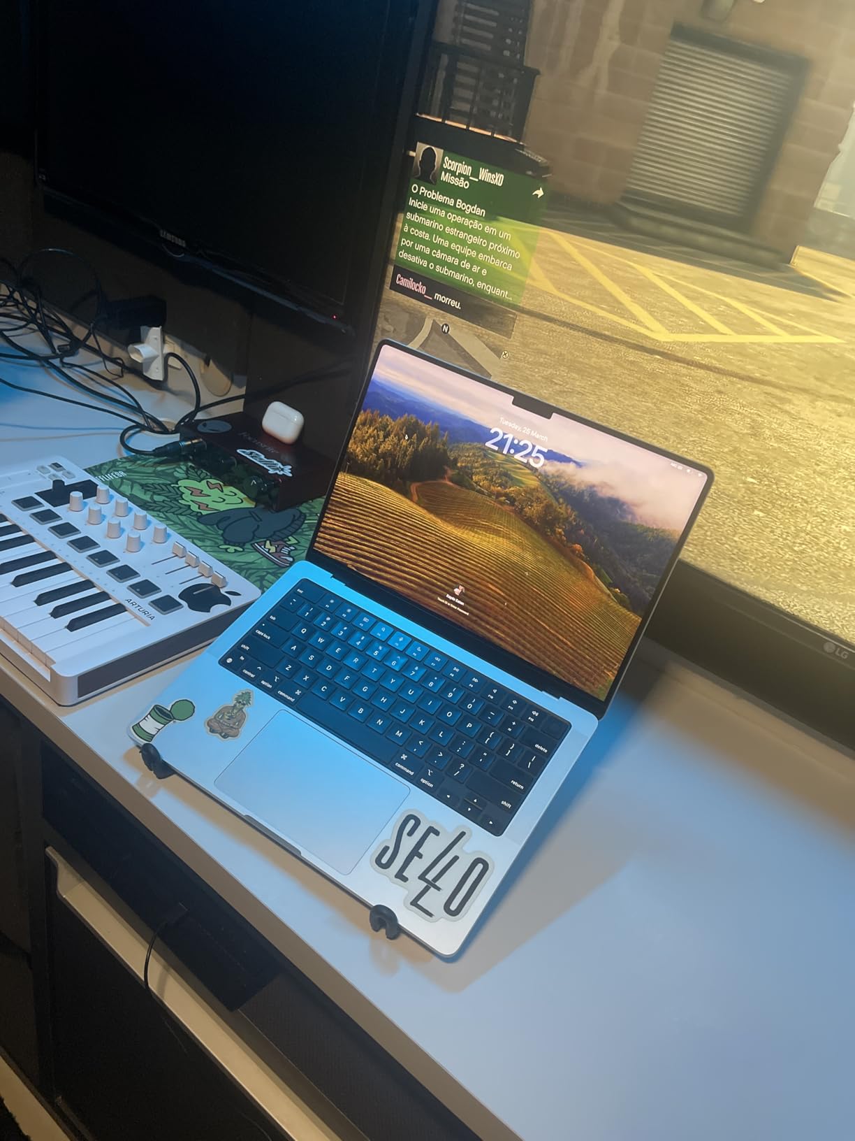 2023 MacBook Pro Laptop M3 chip with 8-core CPU, 10-core GPU: Built for Apple Intelligence, 14.2-inch Liquid Retina XDR Display, 8GB Unified Memory, 1TB SSD Storage; Space Gray customer photo 1