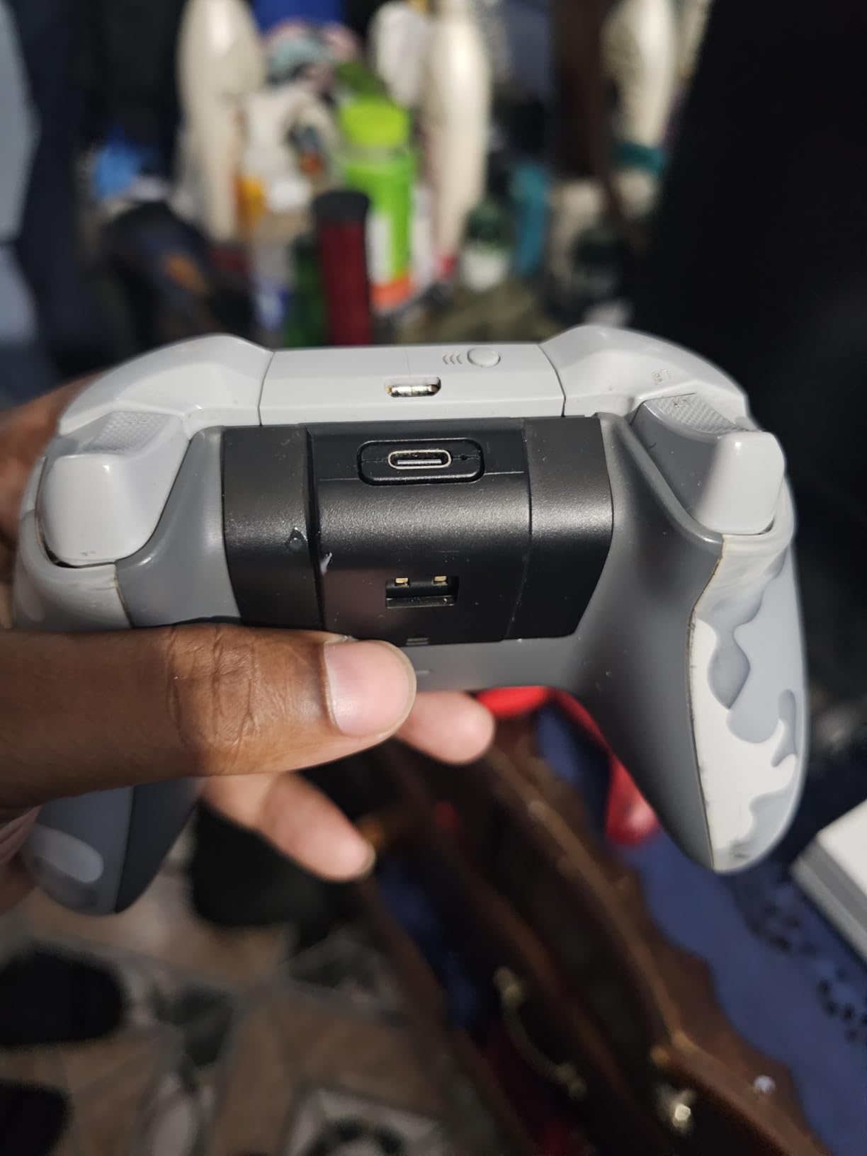 Rechargeable Controller Battery Pack for Xbox,2x4800mWh(2000mAh) Batteries Pack with USB-C Charging Cable for Xbox Series S|X/Xbox One S/One X/One Elite Remote Play and Charge Kit with 4 Cover(2 Pack) customer photo 1