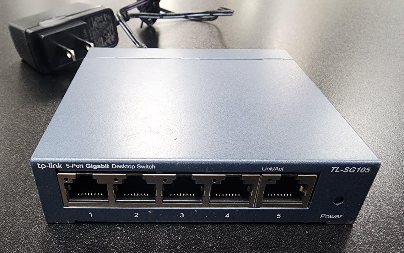 TP-Link TL-SG108S-M2 | 8-Port Multi-Gigabit 2.5G Ethernet Switch | Unmanaged Network Switch | Ethernet Splitter | Plug & Play | Desktop/Wall Mount | Silent Operation customer photo 1